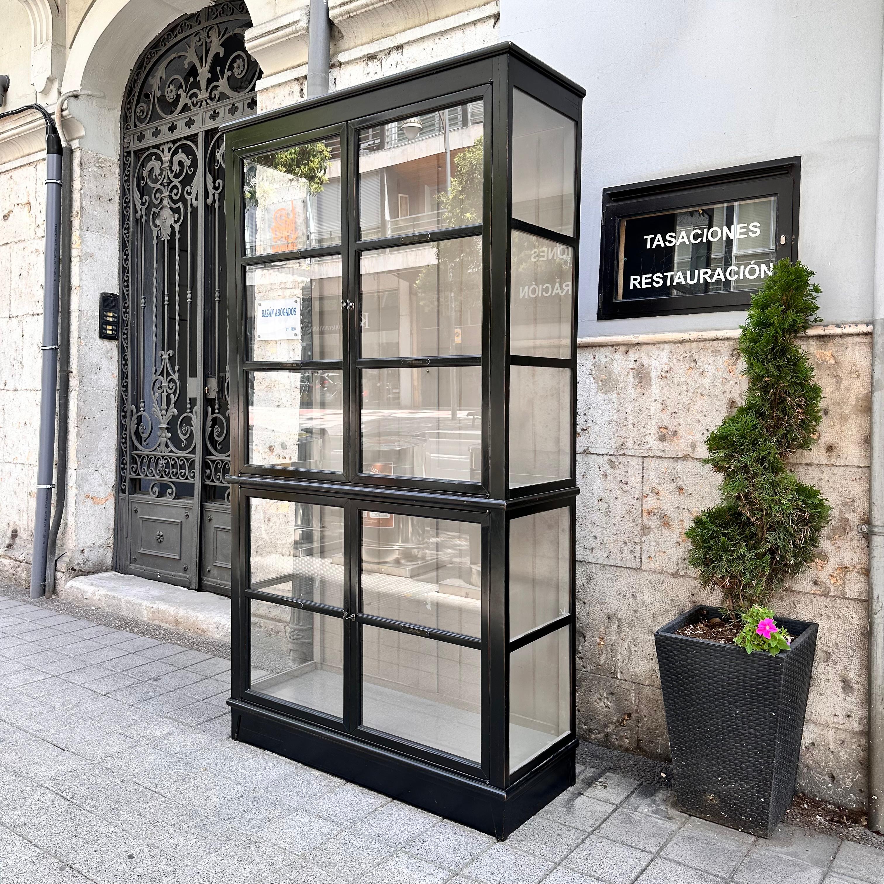 French Roche Bobois France, Black display case/architect library “Architecte For Sale
