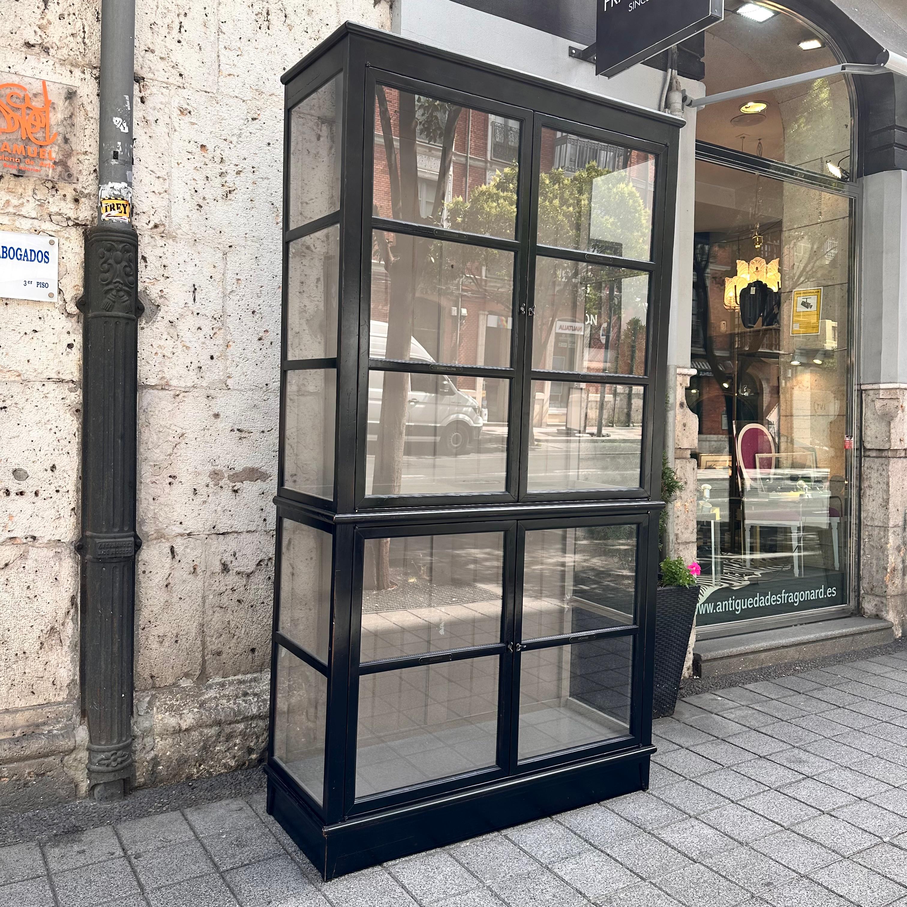 Contemporary Roche Bobois France, Black display case/architect library “Architecte For Sale
