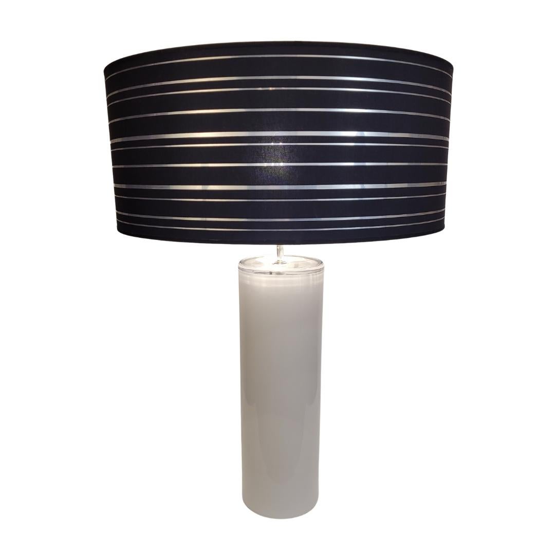 Mid-Century Modern Roche Bobois France  Lampe de table en verre opalin