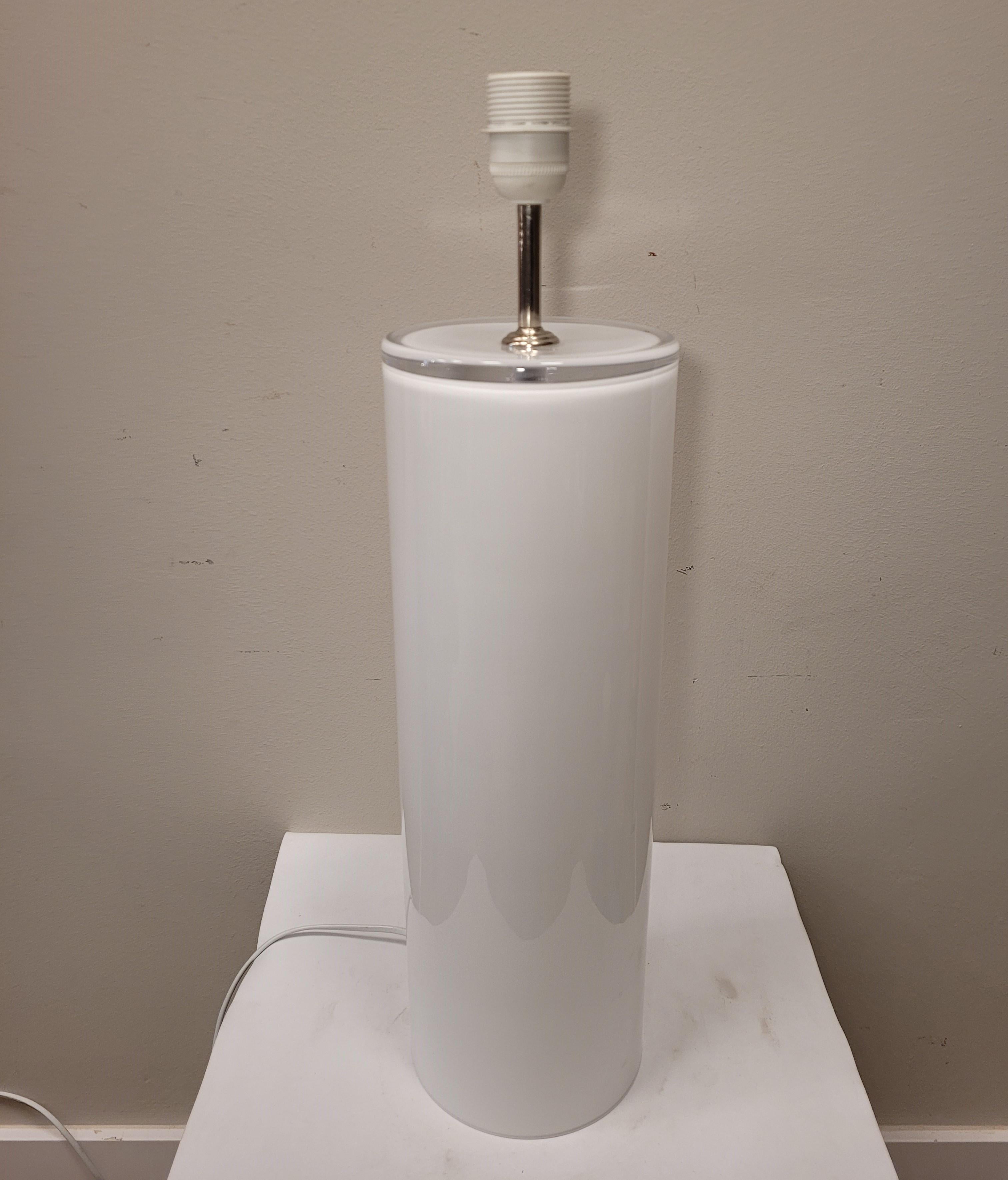 Français Roche Bobois France  Lampe de table en verre opalin