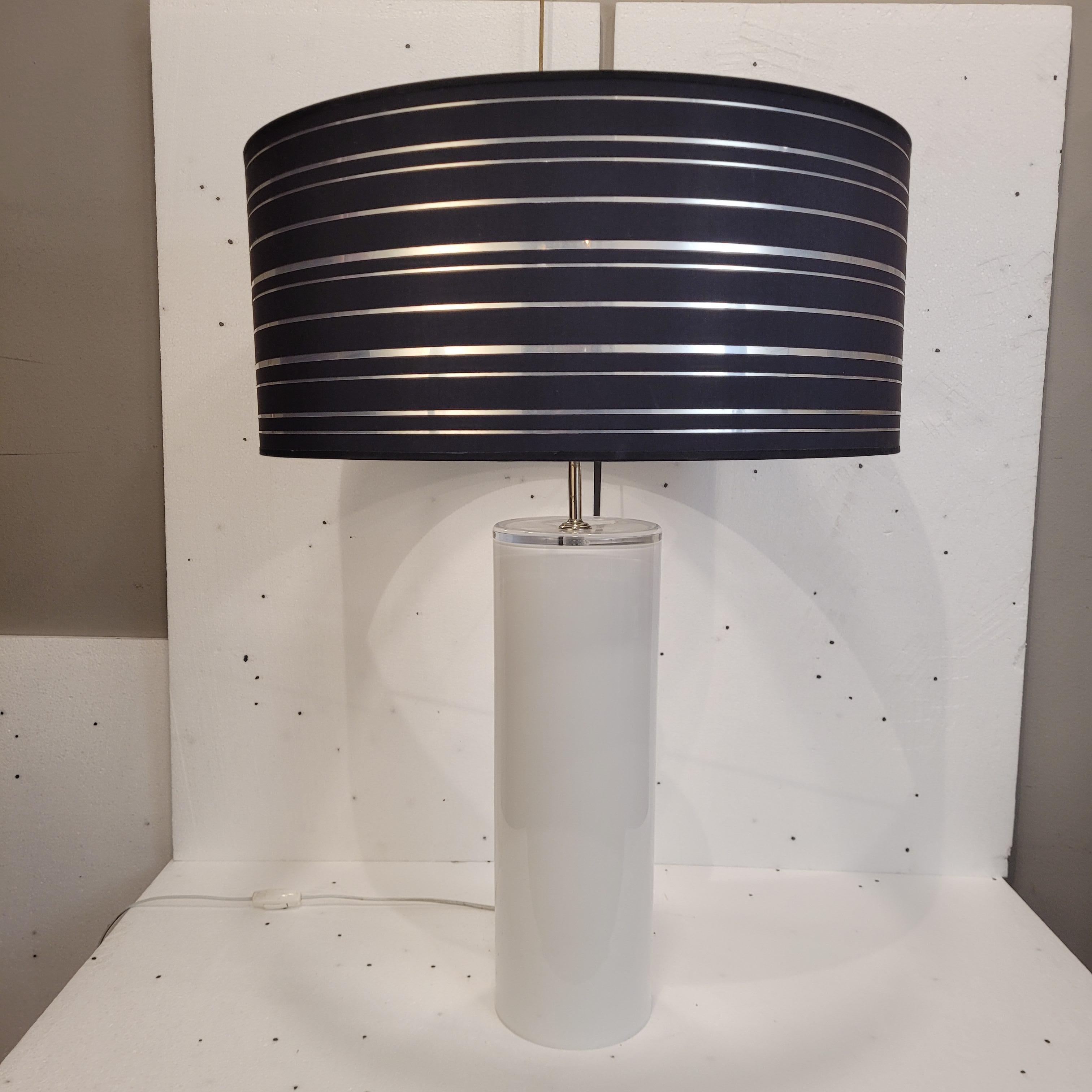 Roche Bobois France  Lampe de table en verre opalin 1