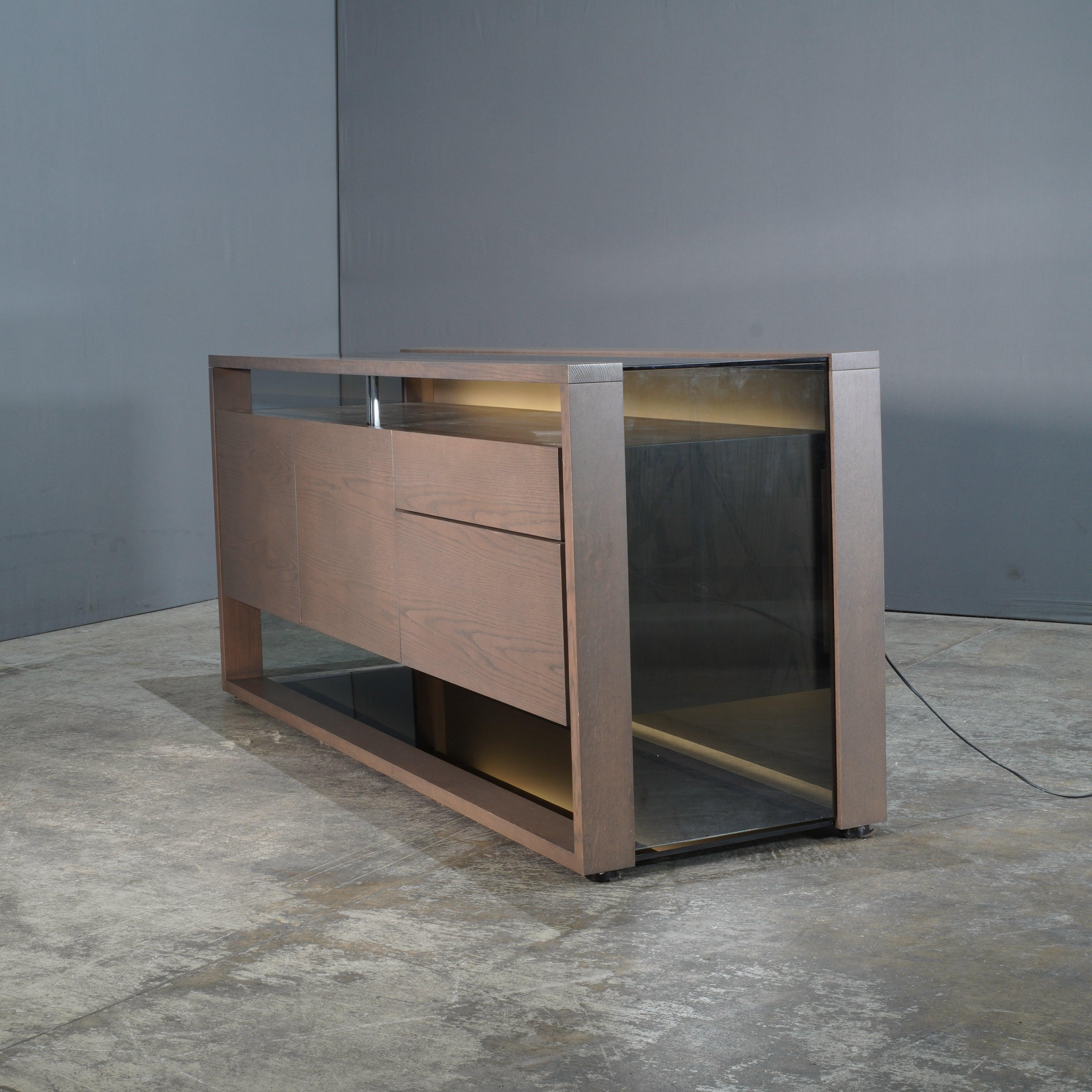 Buffet en verre anthracite et verre fumé Roche Bobois 3