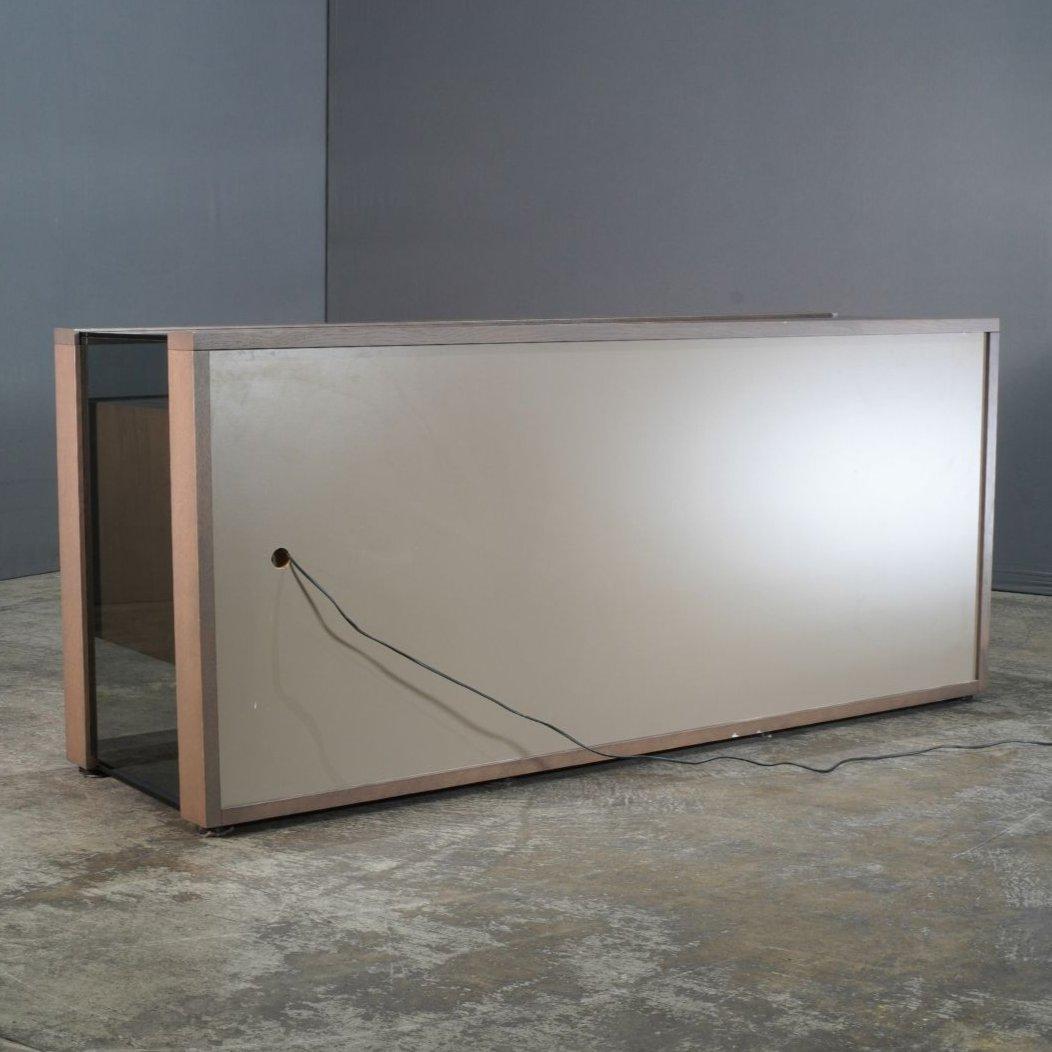 Buffet en verre anthracite et verre fumé Roche Bobois Bon état à Basildon, London