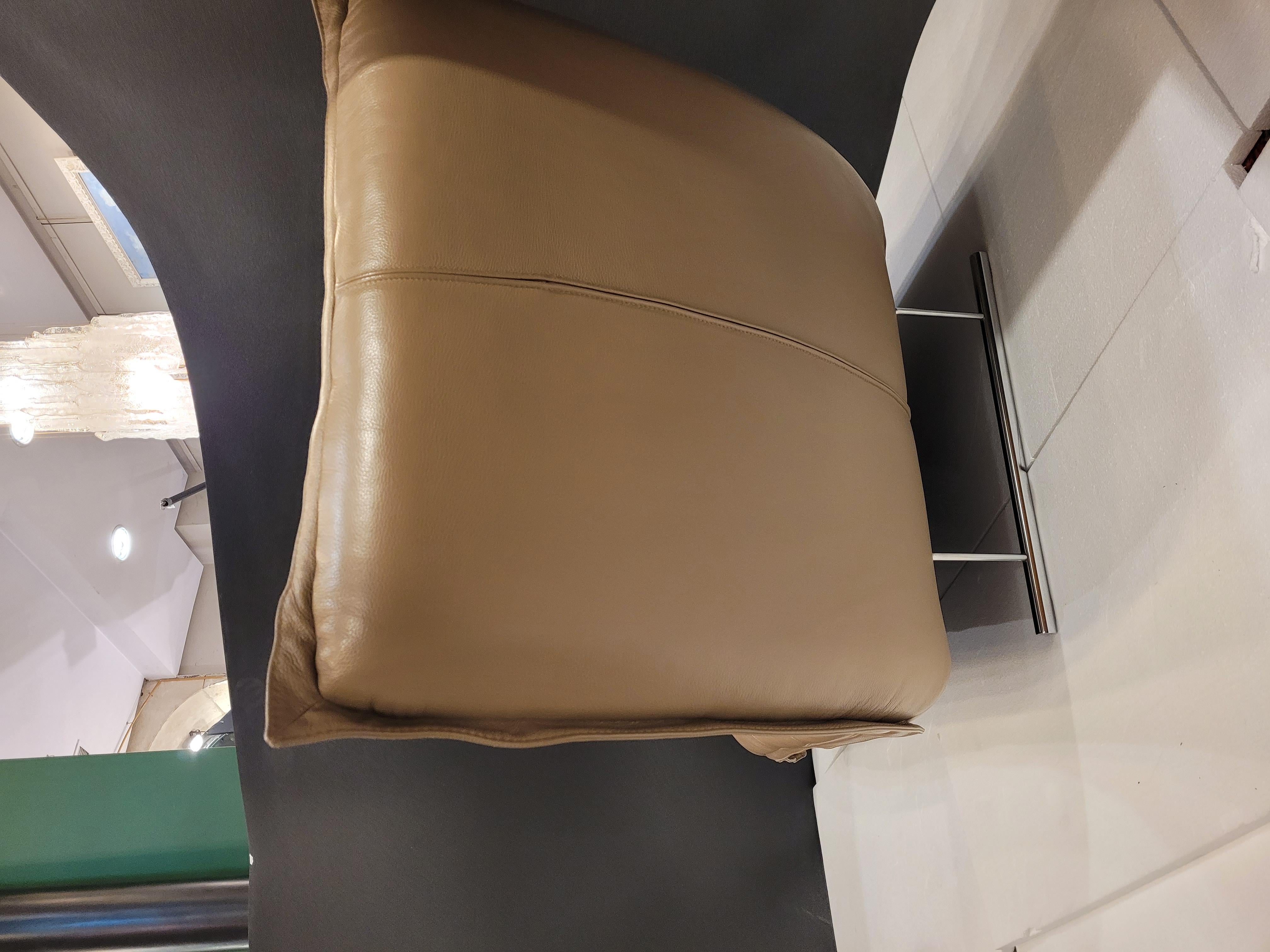 Chaiselongue, lit de jour, canapé en cuir gris Roche Bobois 2