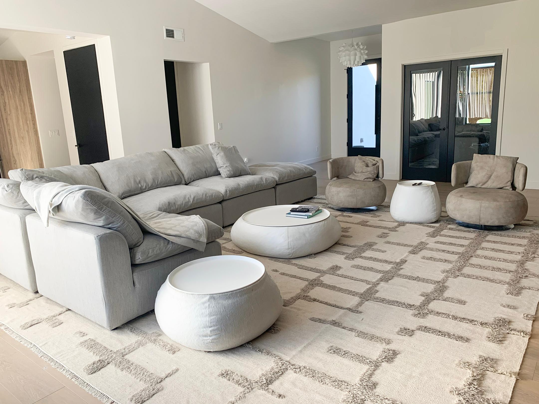 Moderne Paire de fauteuils pivotants Curl en cuir de Roche Bobois en vente