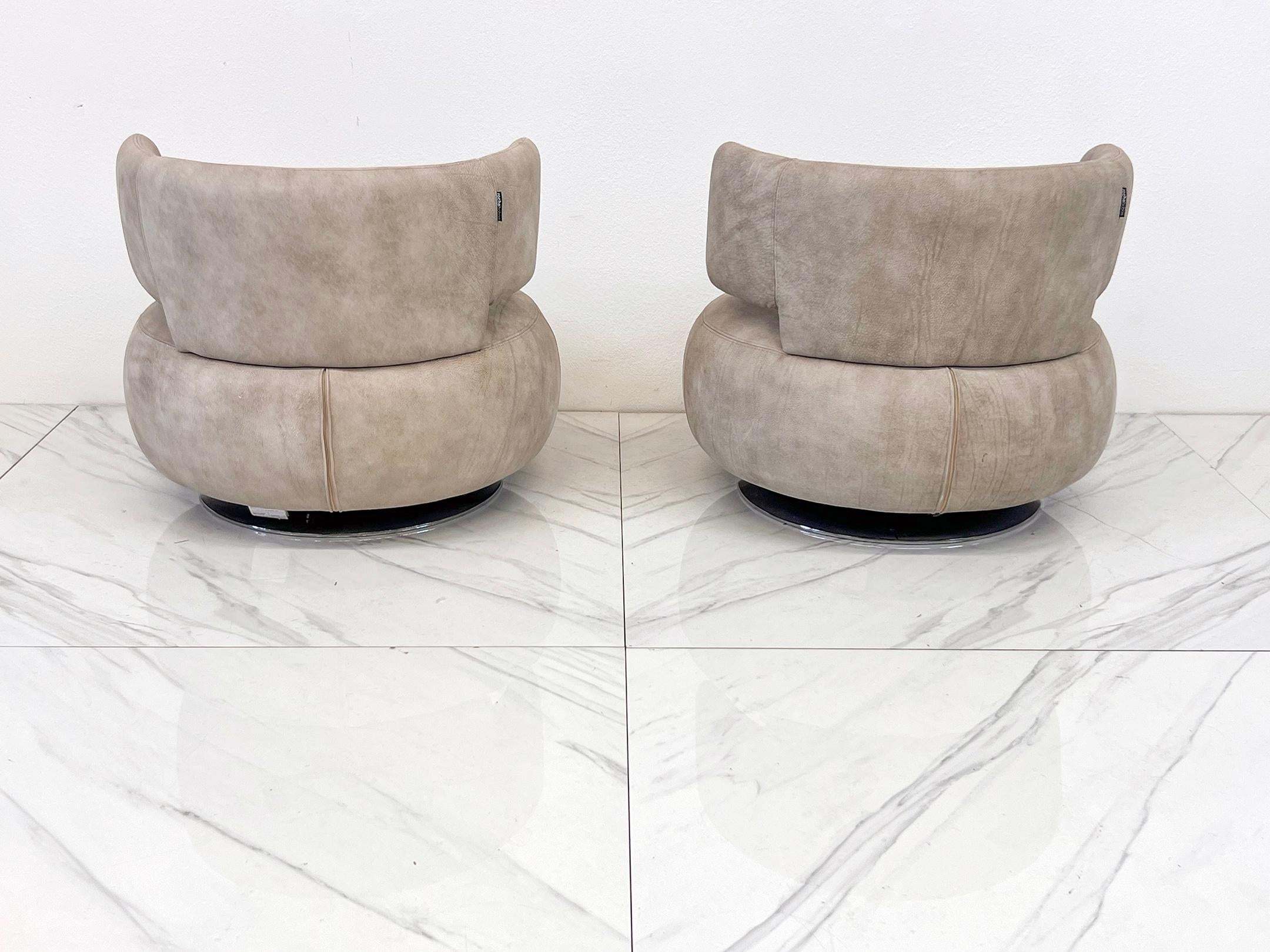 Cuir Paire de fauteuils pivotants Curl en cuir de Roche Bobois en vente