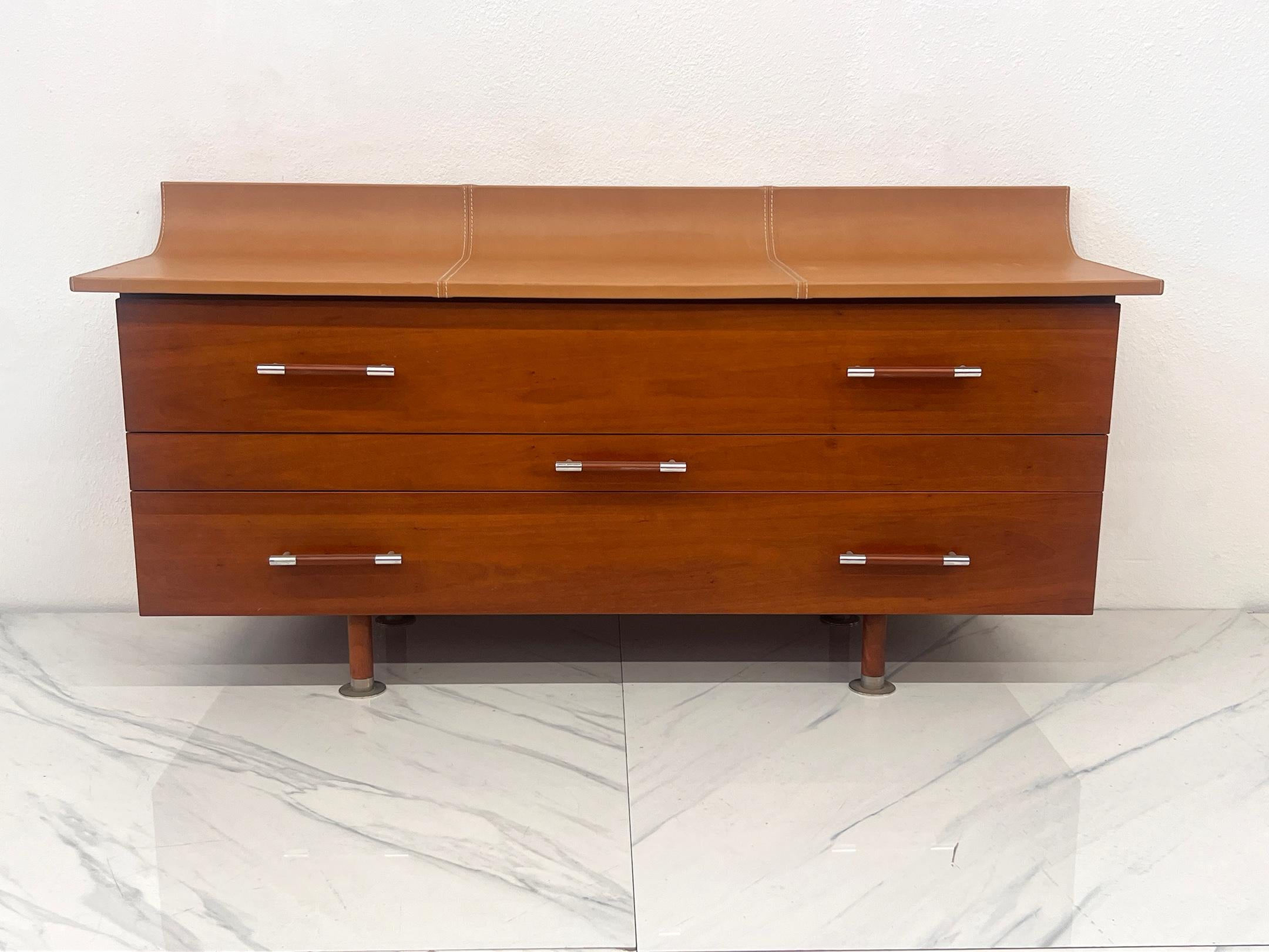 Comò con piano in pelle Roche Bobois, Luigi Gorgoni In condizioni buone in vendita a Culver City, CA