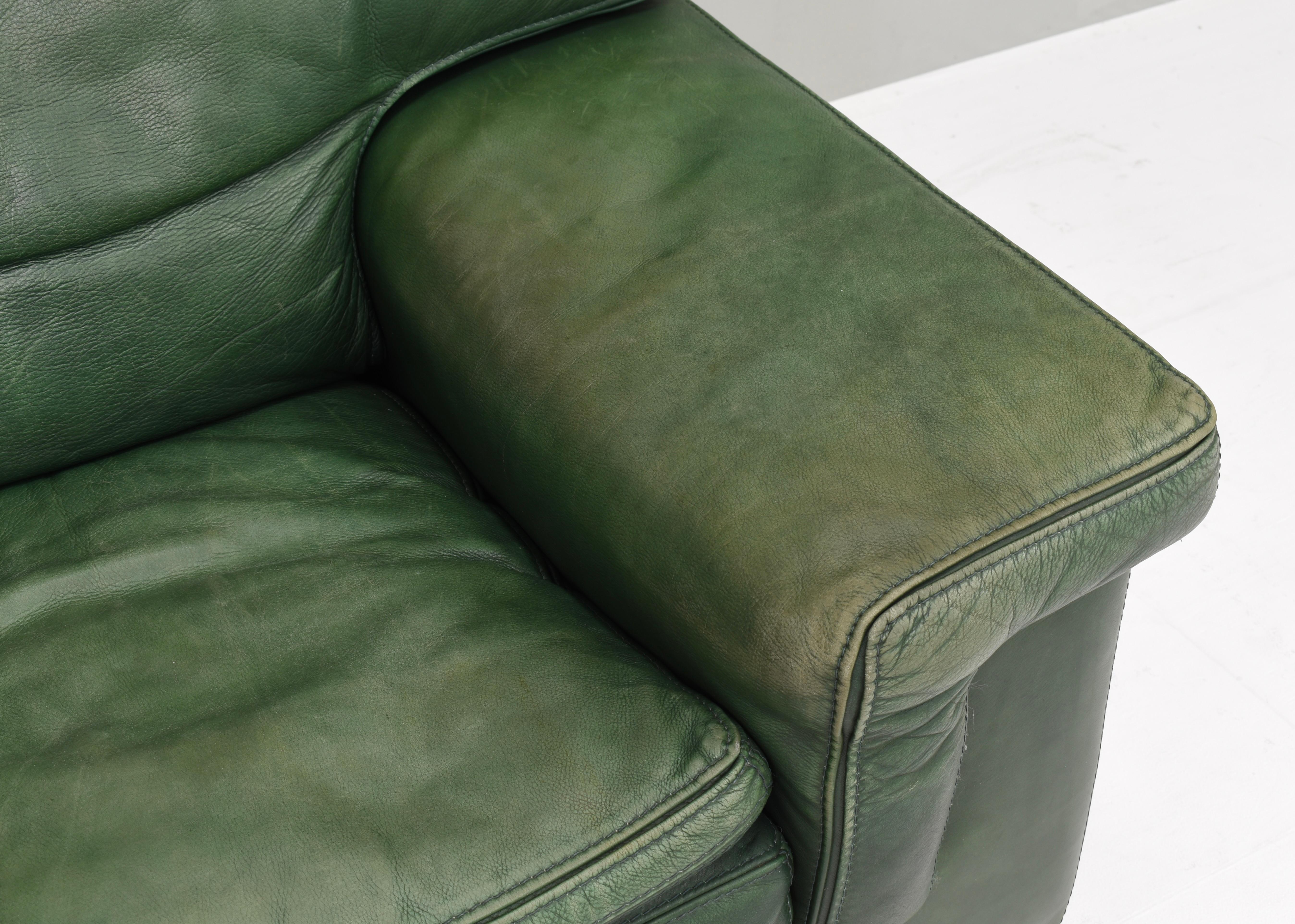 Roche Bobois Lounge Armchair in Original Green Patinated Leather – circa 1970 For Sale 4