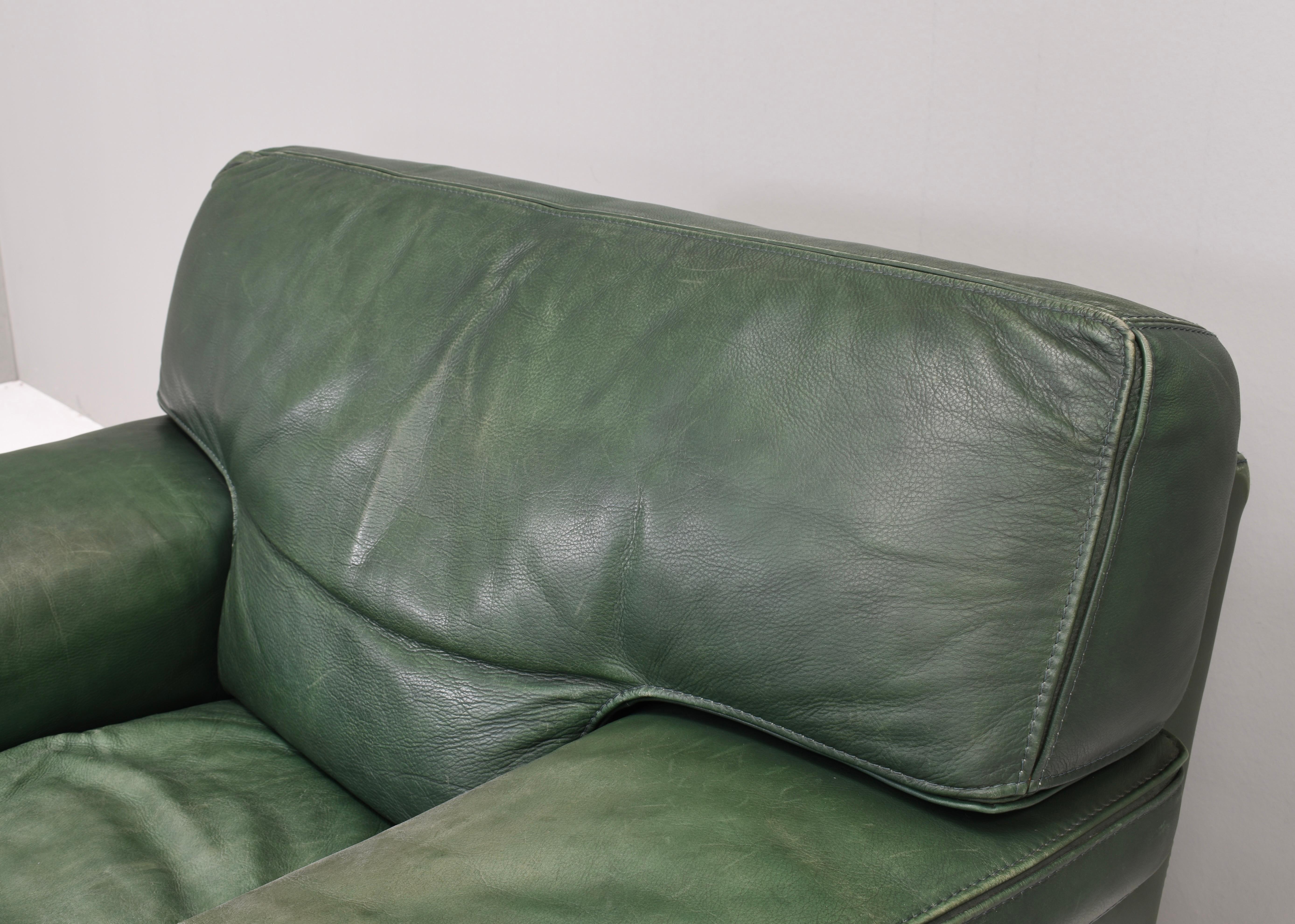 Roche Bobois Lounge Armchair in Original Green Patinated Leather – circa 1970 For Sale 5