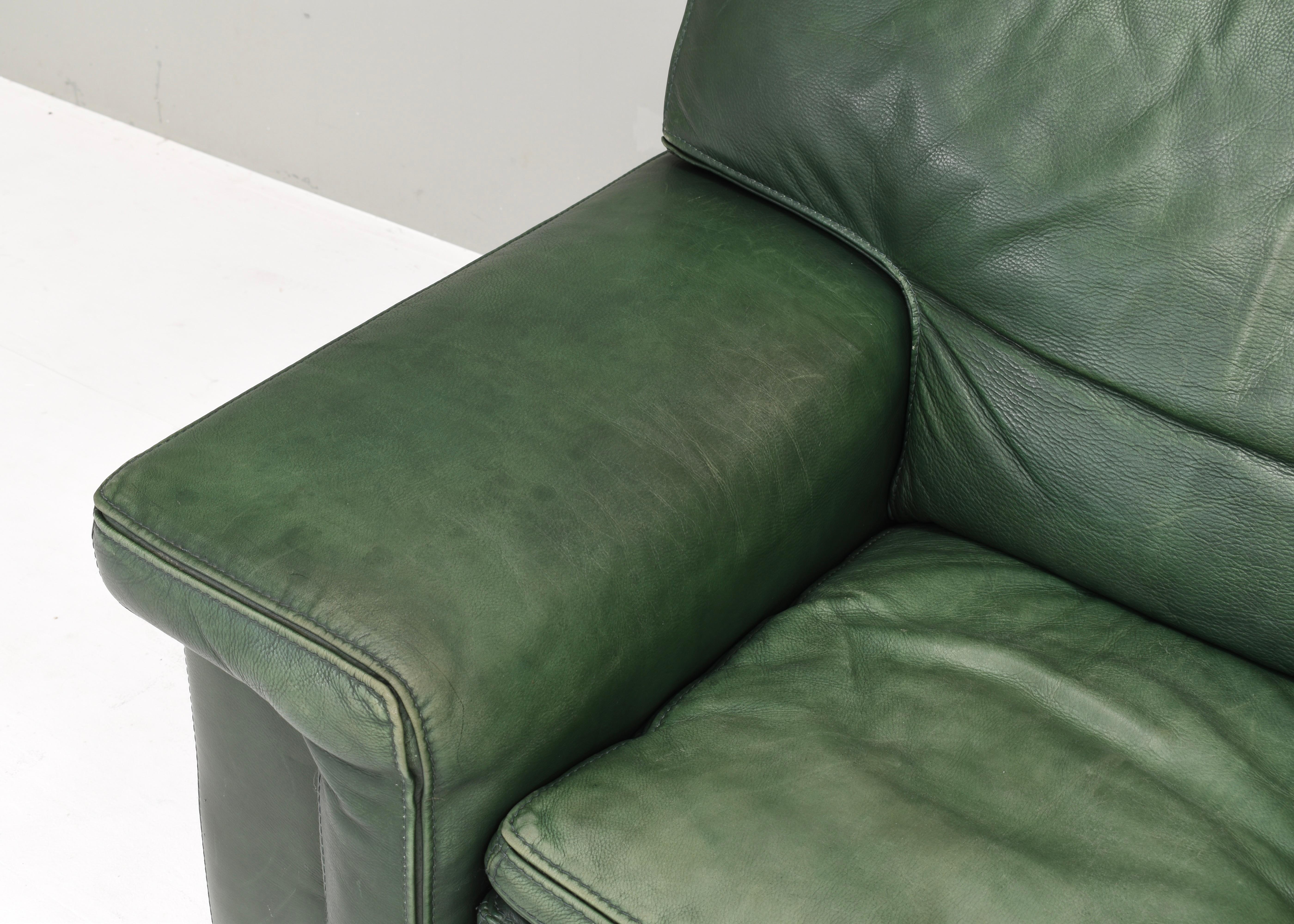 Roche Bobois Lounge Armchair in Original Green Patinated Leather – circa 1970 For Sale 3