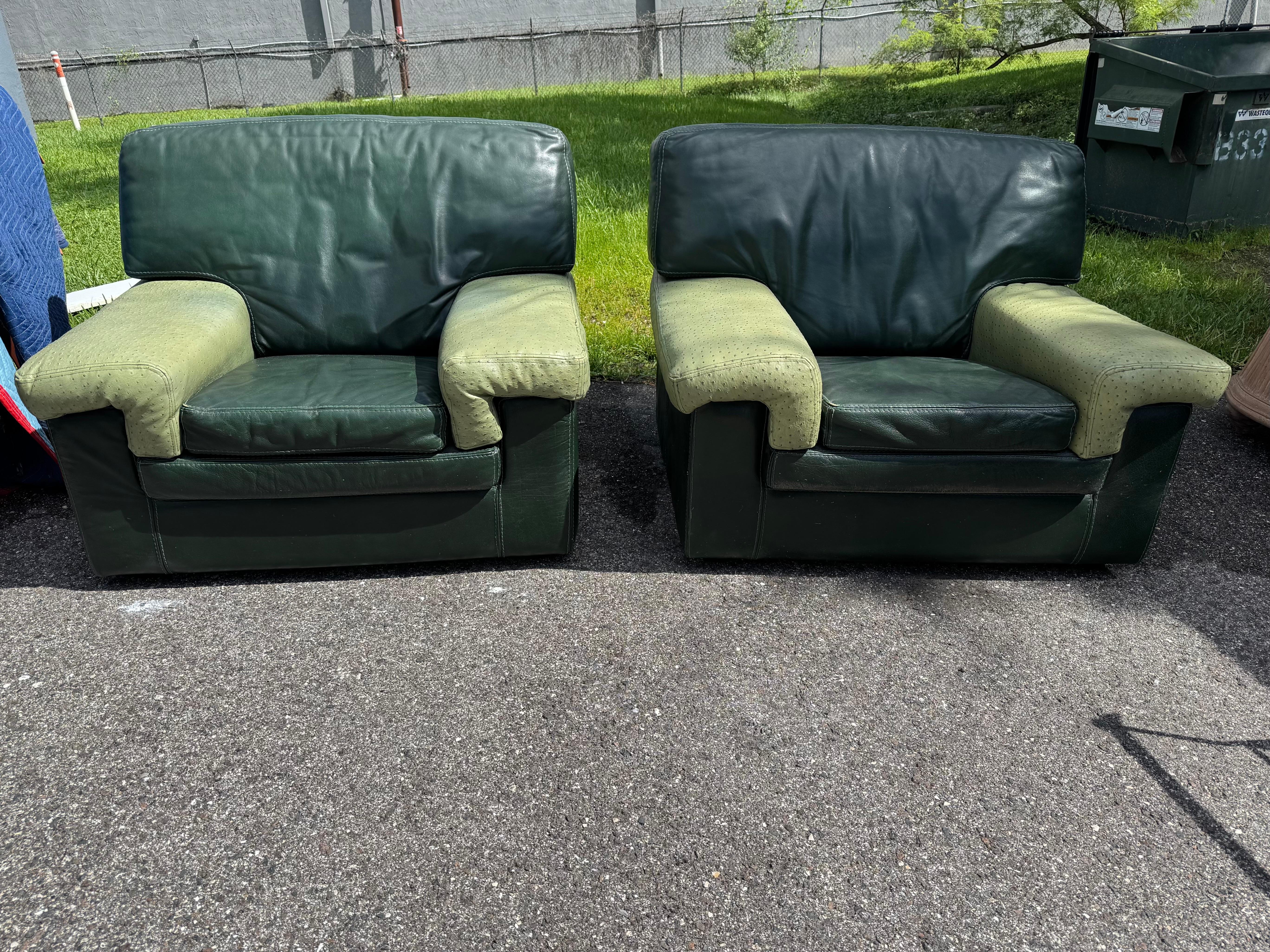 Roche Bobois Canapé et chaises longues assortis en cuir d'autruche vert d'origine Bon état - En vente à Sarasota, FL