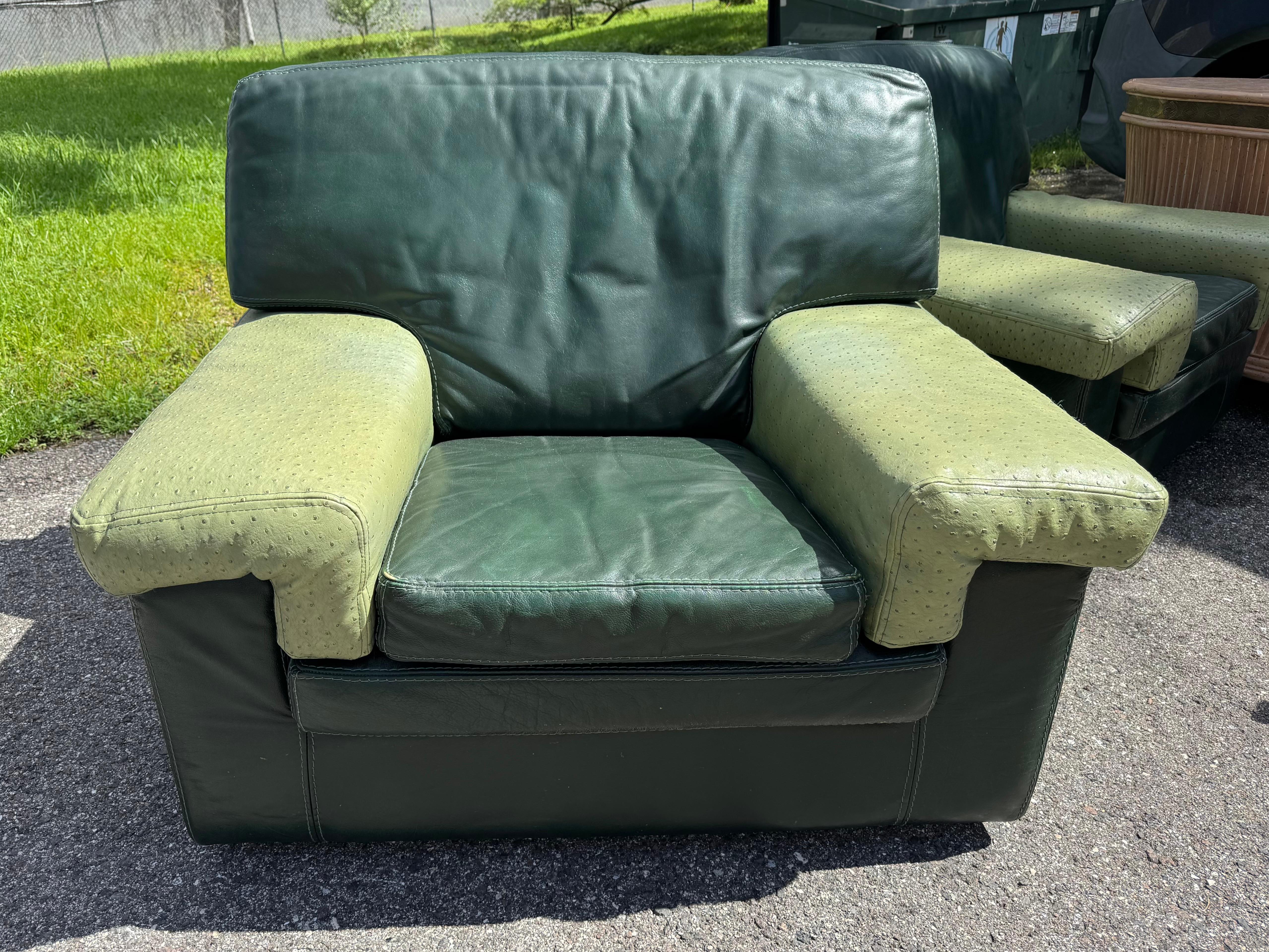 Cuir Roche Bobois Canapé et chaises longues assortis en cuir d'autruche vert d'origine en vente