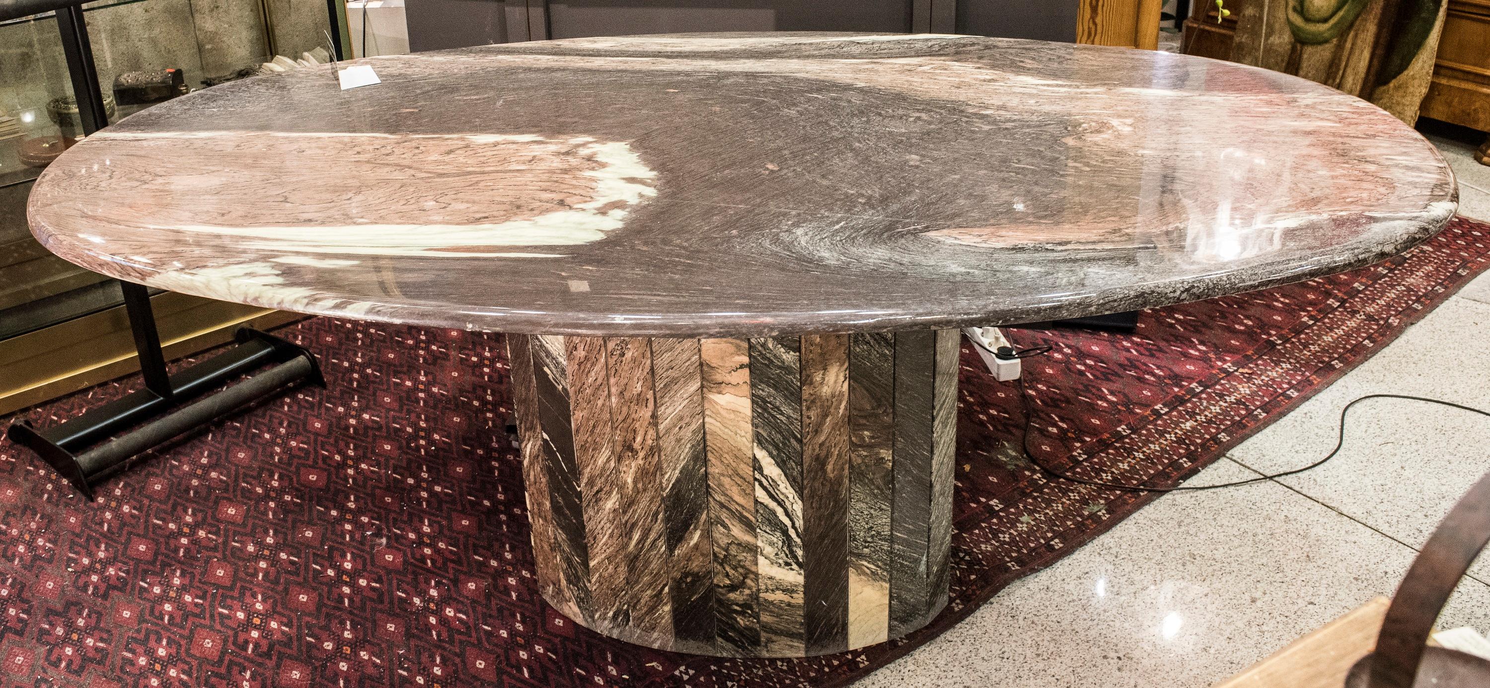 Roche-Bobois Midcentury 1960s Oval Pink and Grey Marble French Dining Table In Good Condition In Valladolid, ES