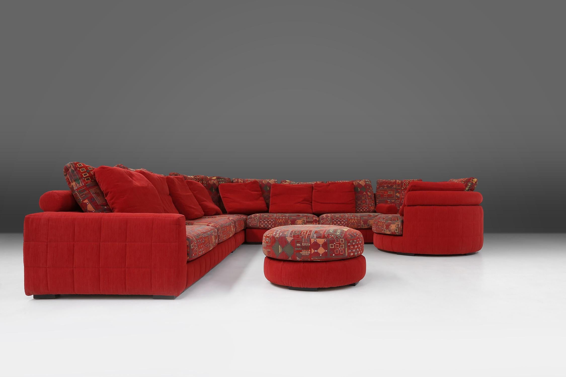 Roche Bobois modular sofa in red and patterned upholstery 1980 For Sale 1