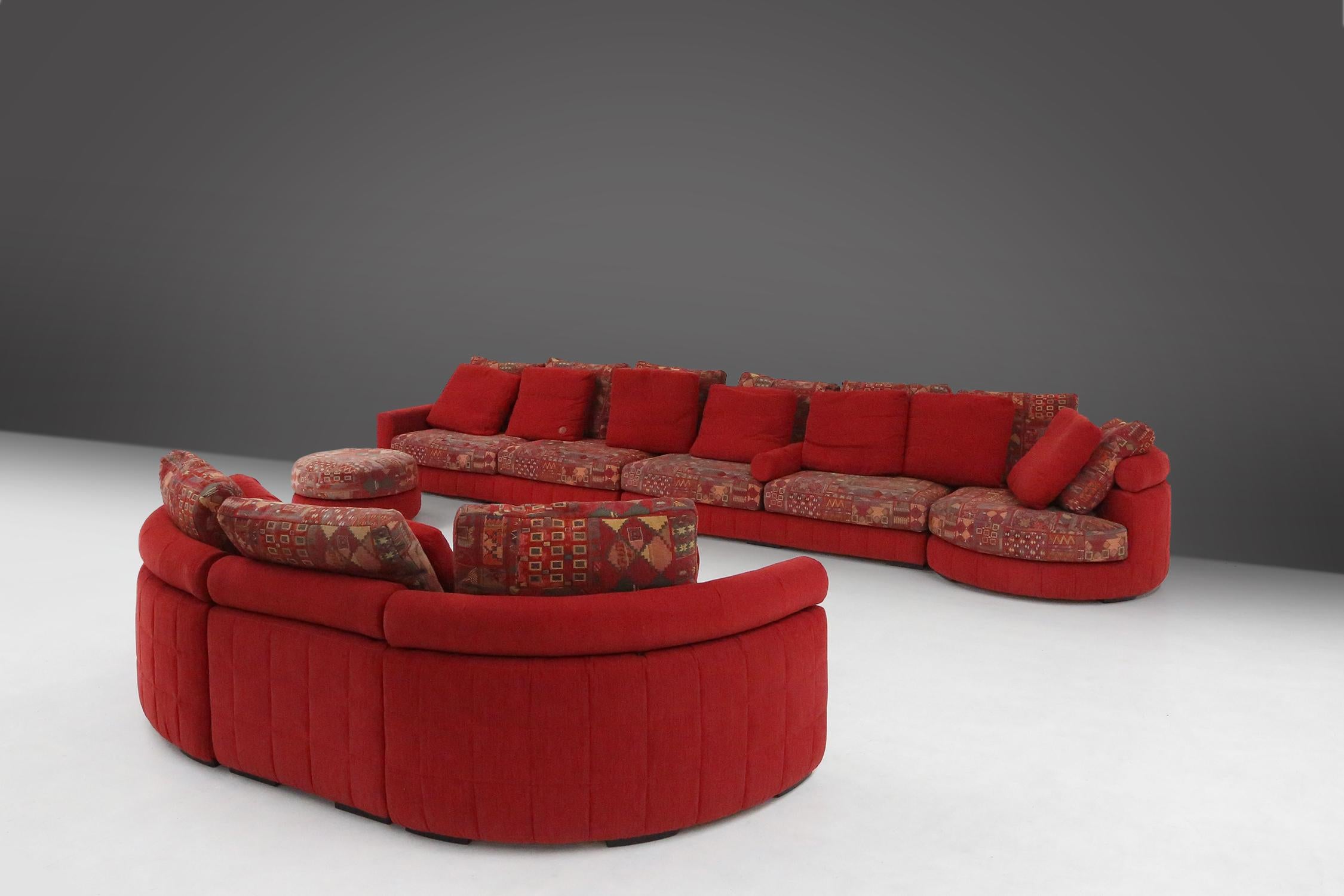 Roche Bobois modular sofa in red and patterned upholstery 1980 For Sale 2