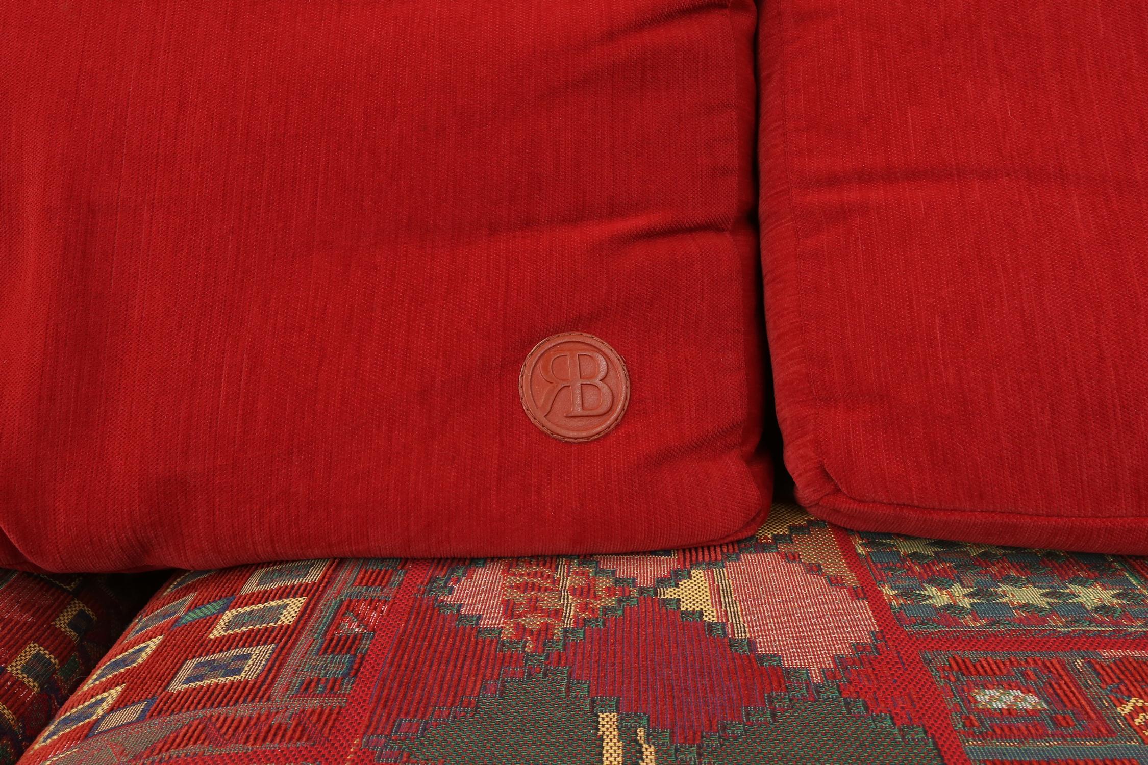 Roche Bobois modular sofa in red and patterned upholstery 1980 For Sale 7