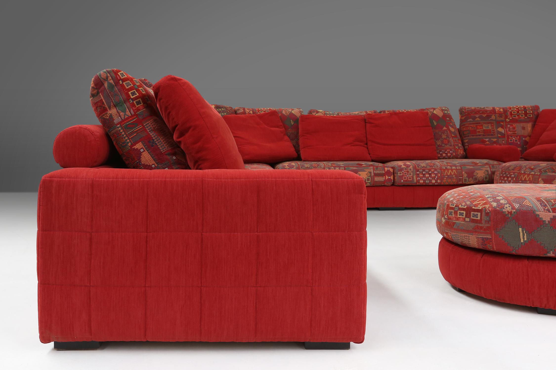 Roche Bobois modular sofa in red and patterned upholstery 1980 For Sale 10
