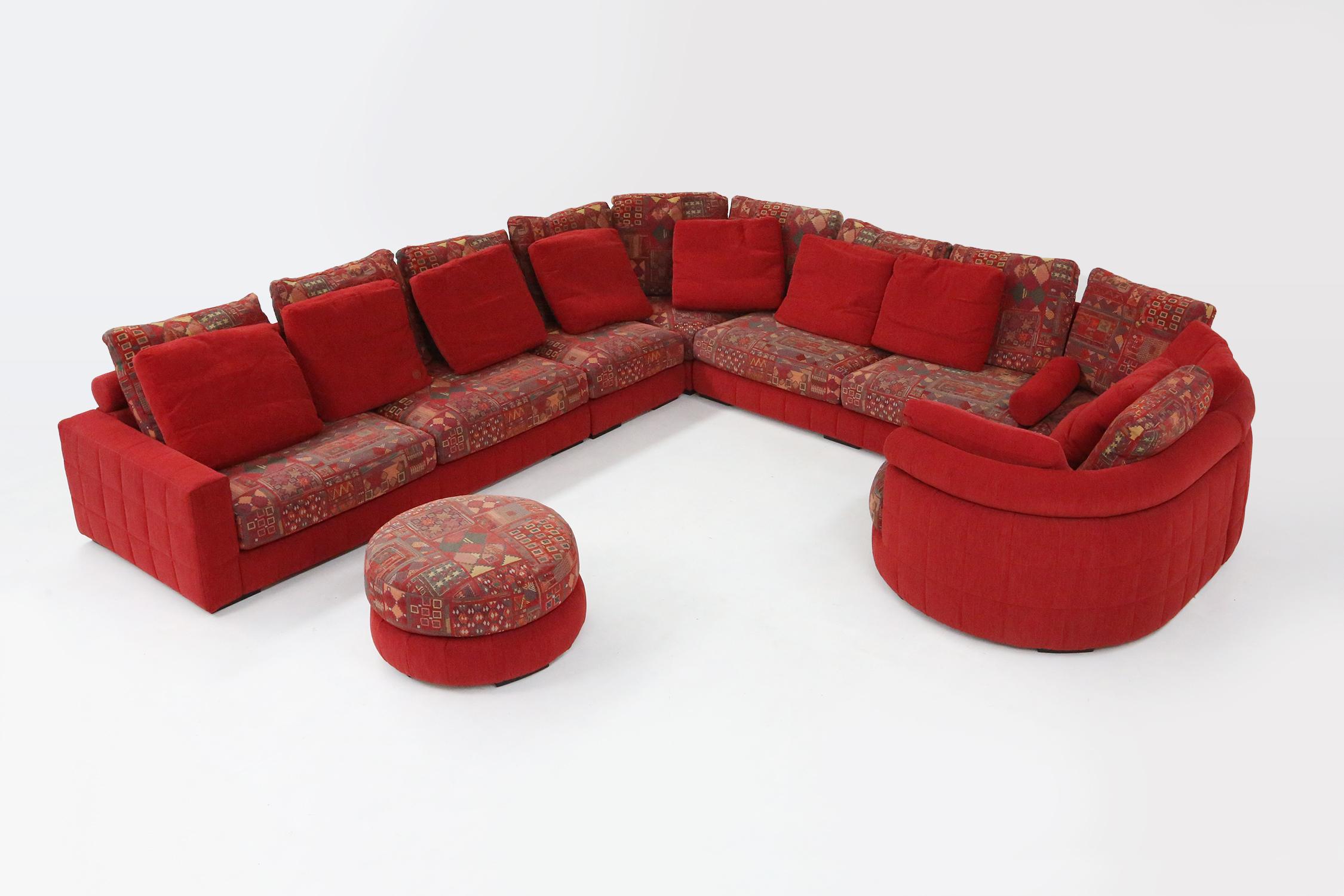 Roche Bobois modular sofa in red and patterned upholstery 1980 In Good Condition For Sale In Meulebeke, BE