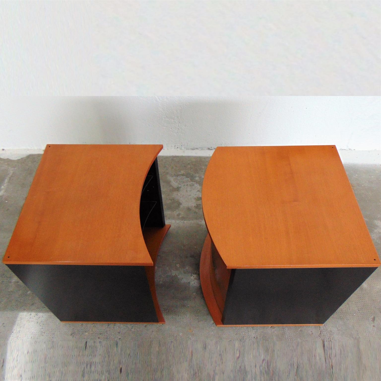 1990s Set of 2 Nightstands Walnut Stained Cherry and Black Lacquer, Roche Bobois For Sale 8