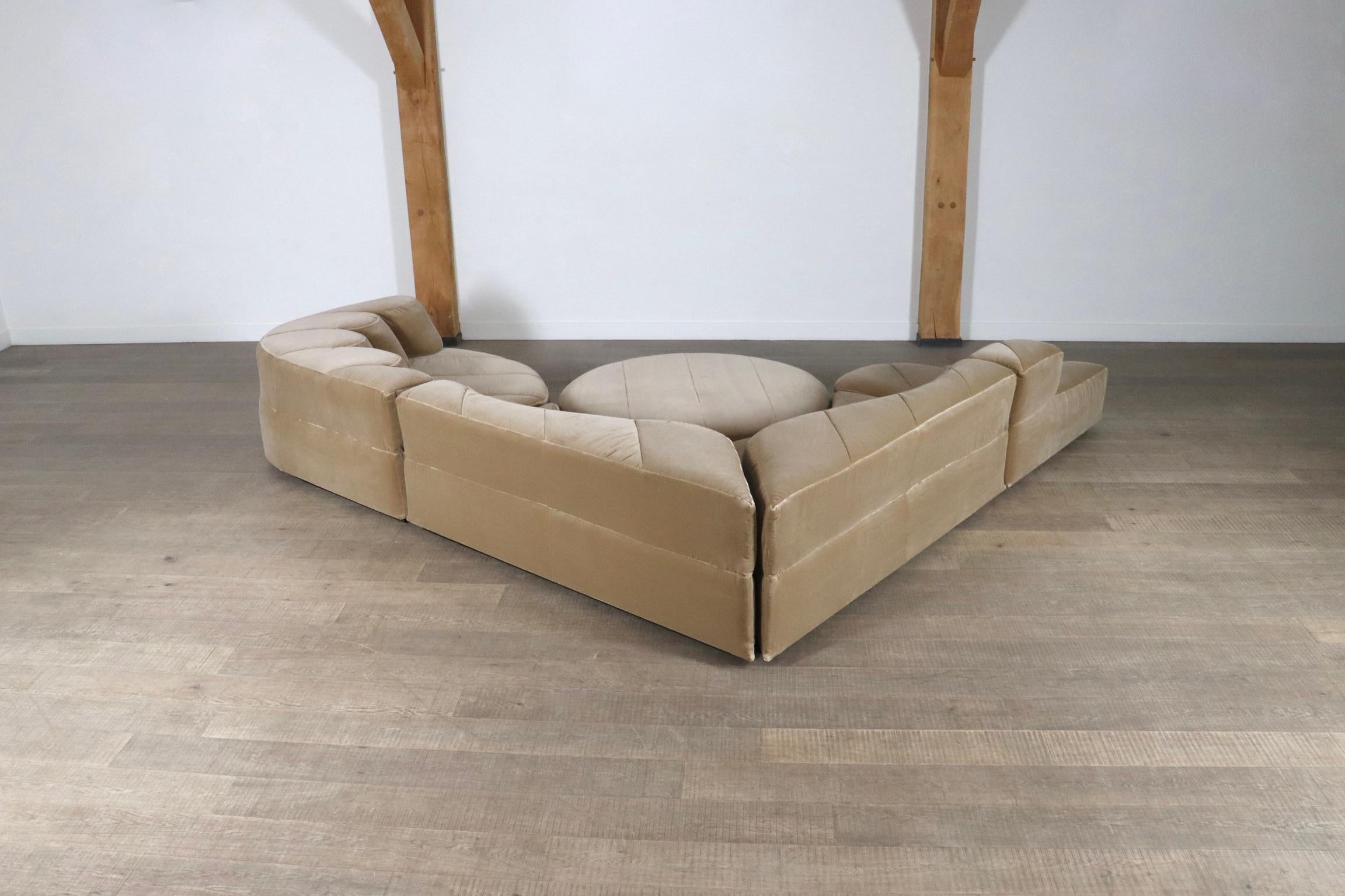 Roche Bobois “Paysage” sofa landscape in beige velvet by Hans Hopfer, 1974 For Sale 6