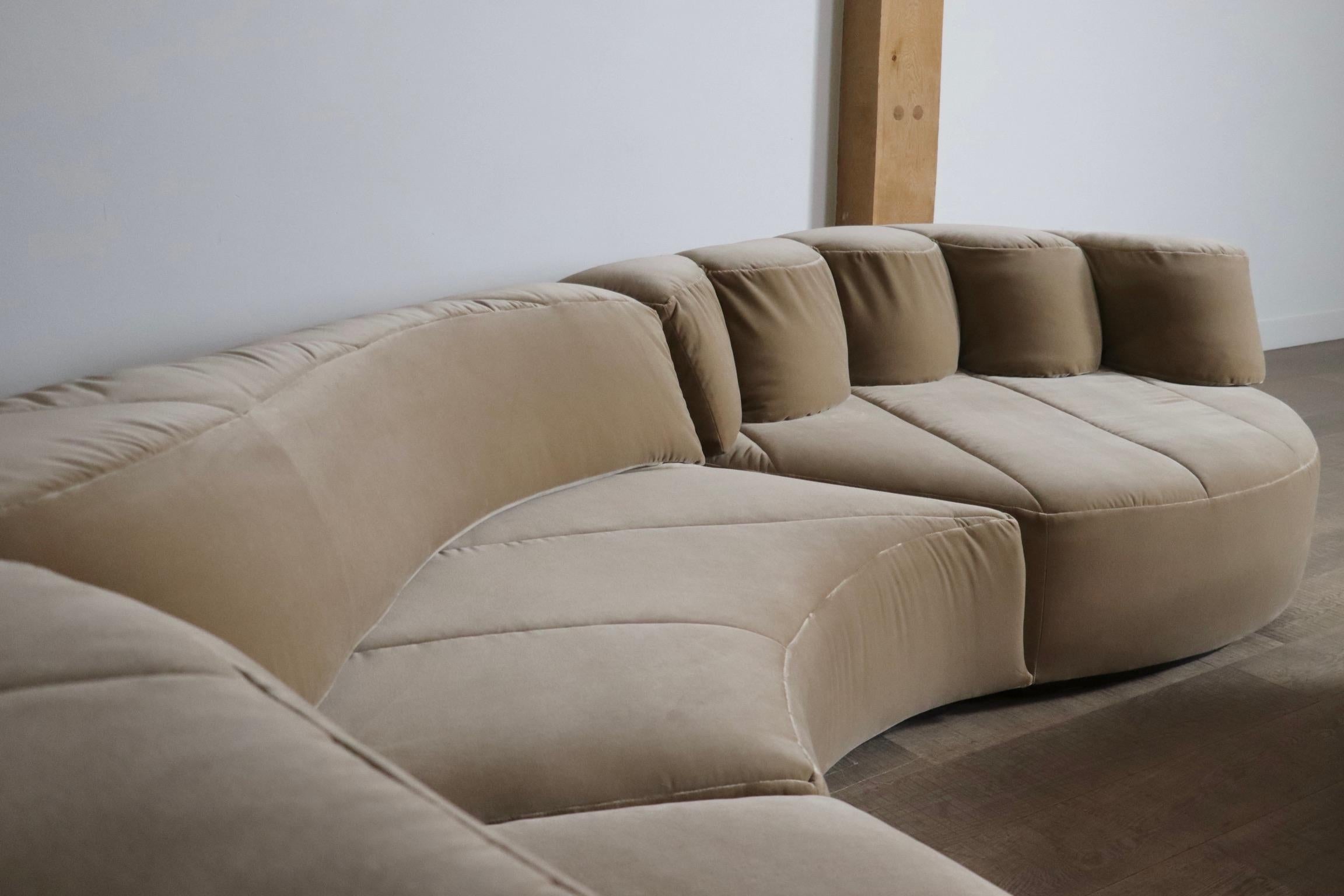 Roche Bobois “Paysage” sofa landscape in beige velvet by Hans Hopfer, 1974 For Sale 7