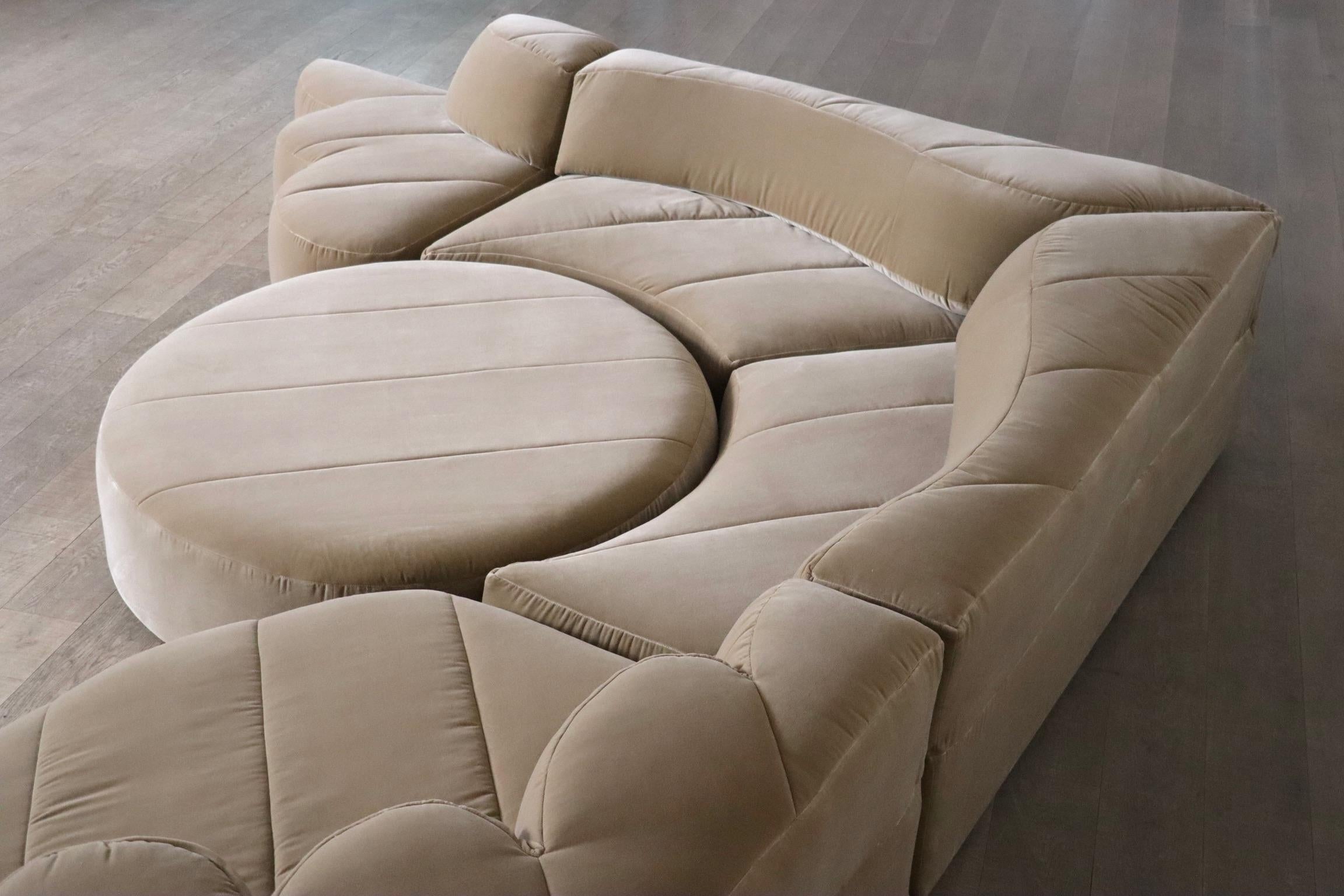Roche Bobois “Paysage” sofa landscape in beige velvet by Hans Hopfer, 1974 For Sale 3
