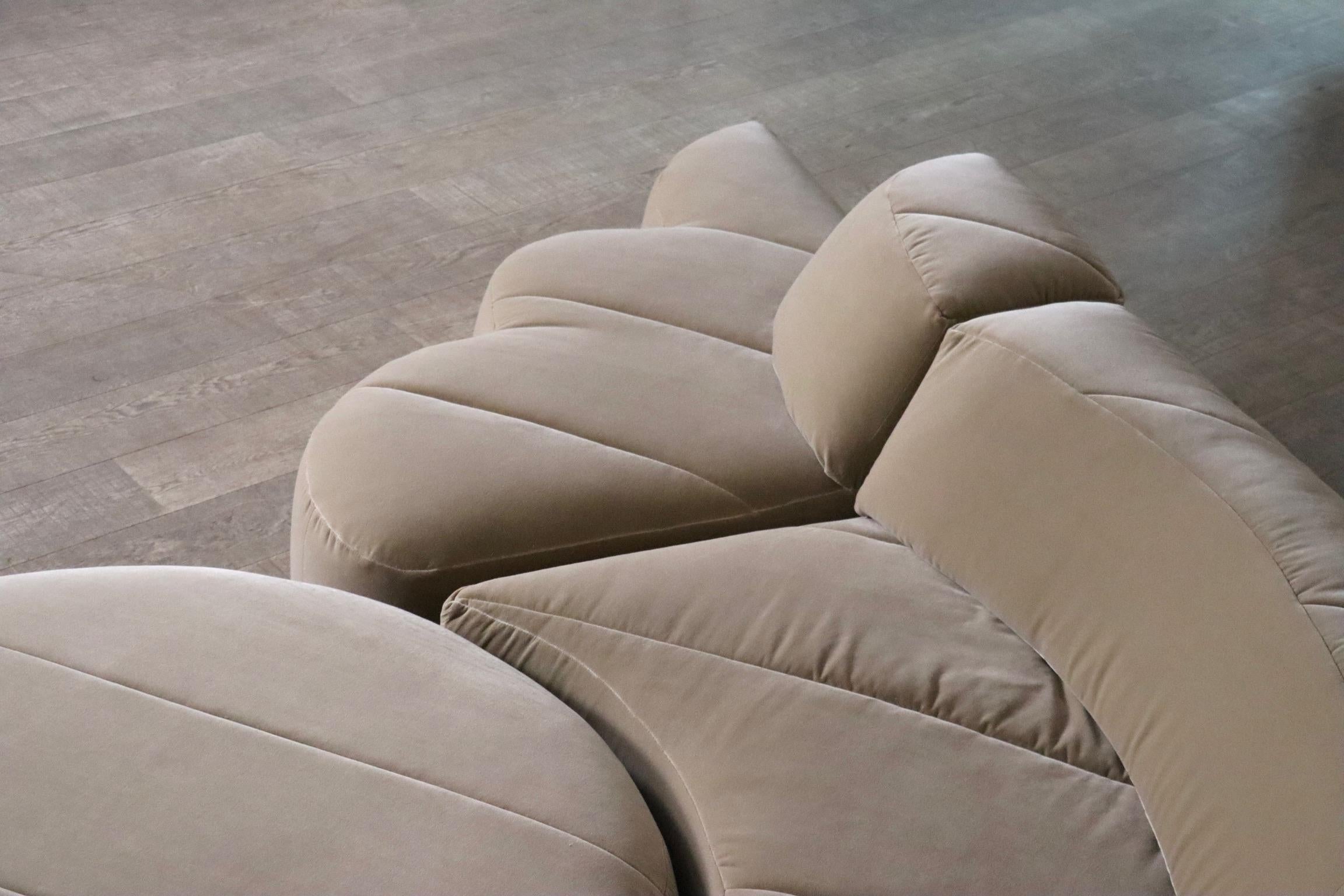 Roche Bobois “Paysage” sofa landscape in beige velvet by Hans Hopfer, 1974 For Sale 4
