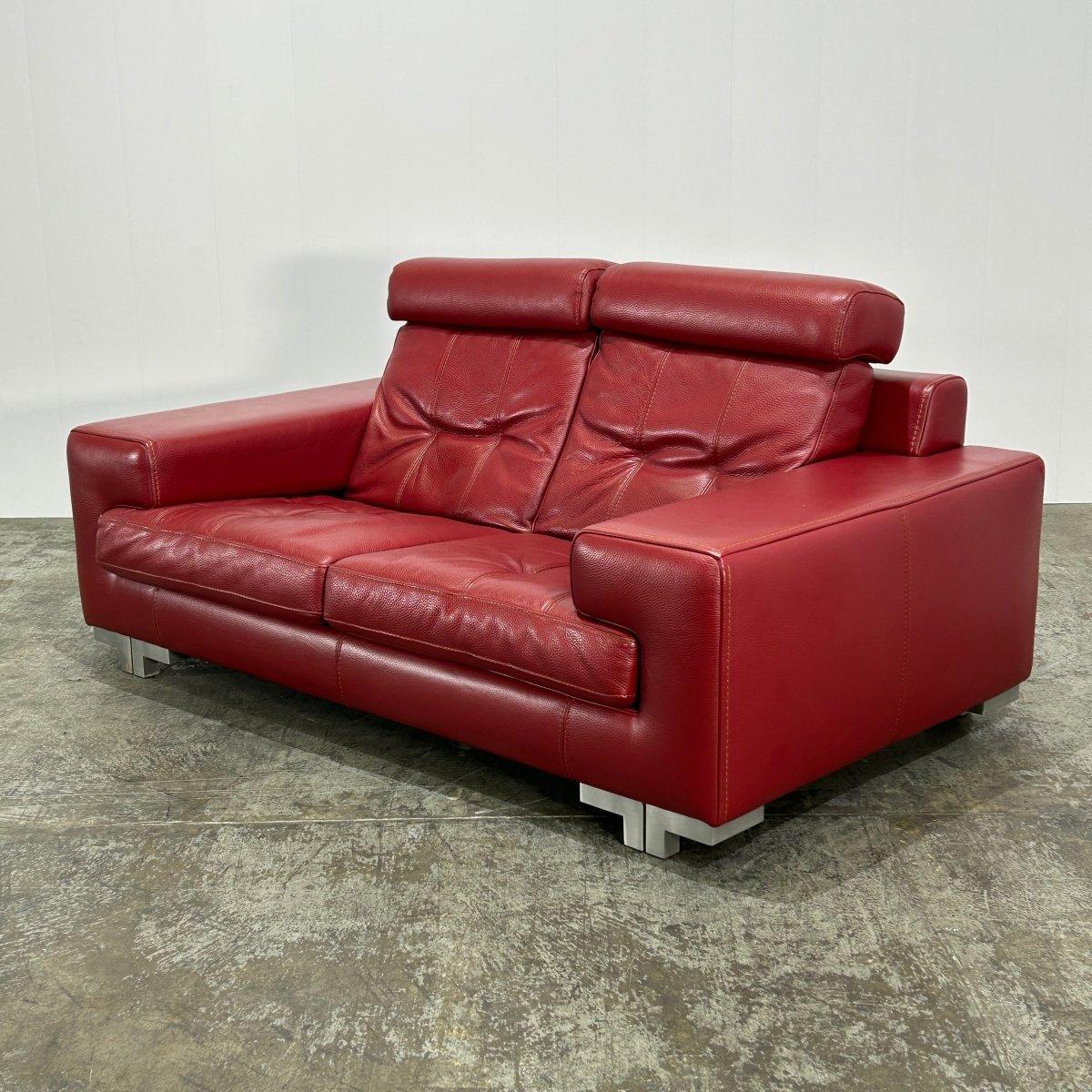 Roche Bobois Sofá de dos plazas de cuero rojo en Bueno estado para la venta en Basildon, London