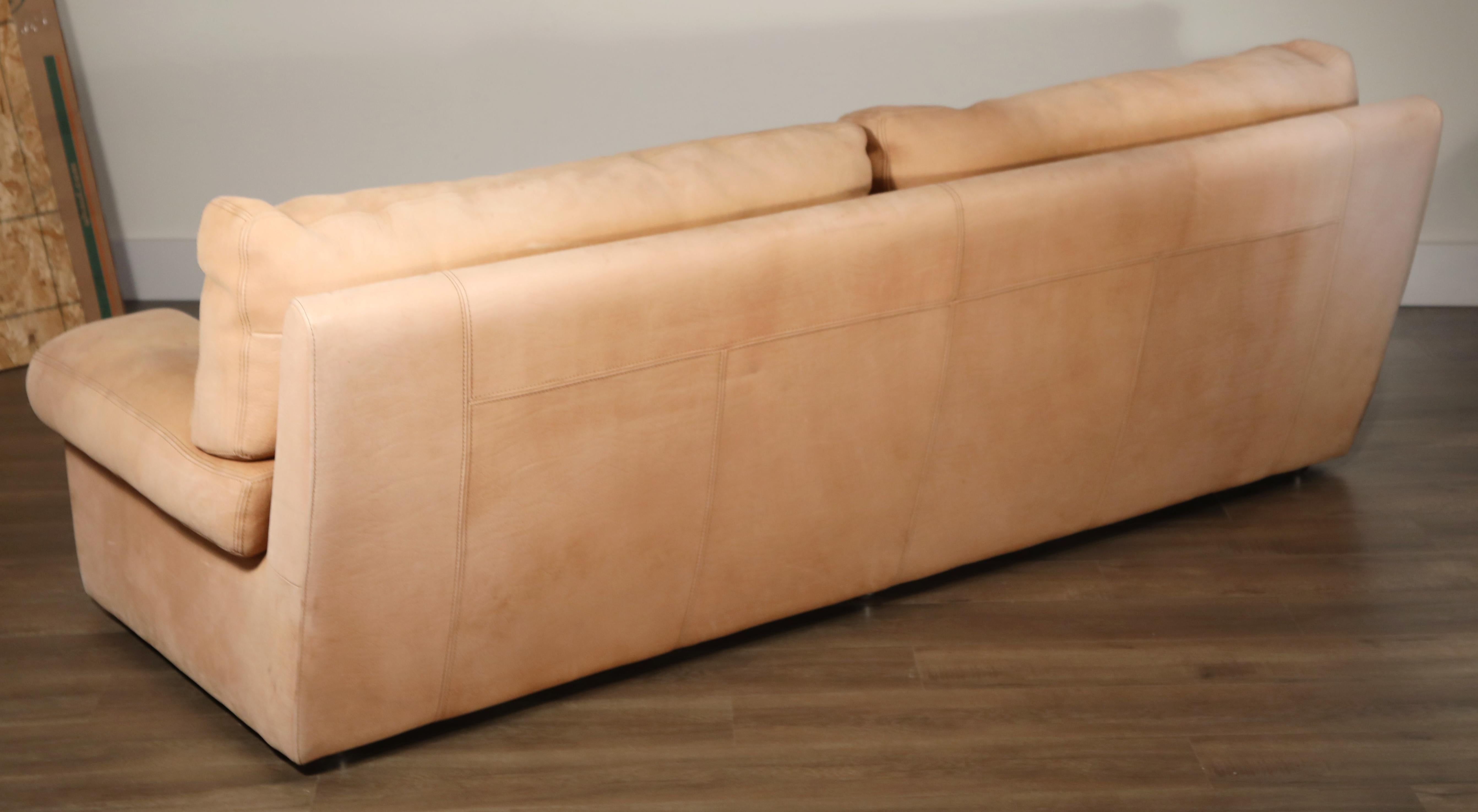 Roche Bobois Sofa und Sessel aus nacktem Leder mit natürlichem Finish:: um 1980er Jahre 6
