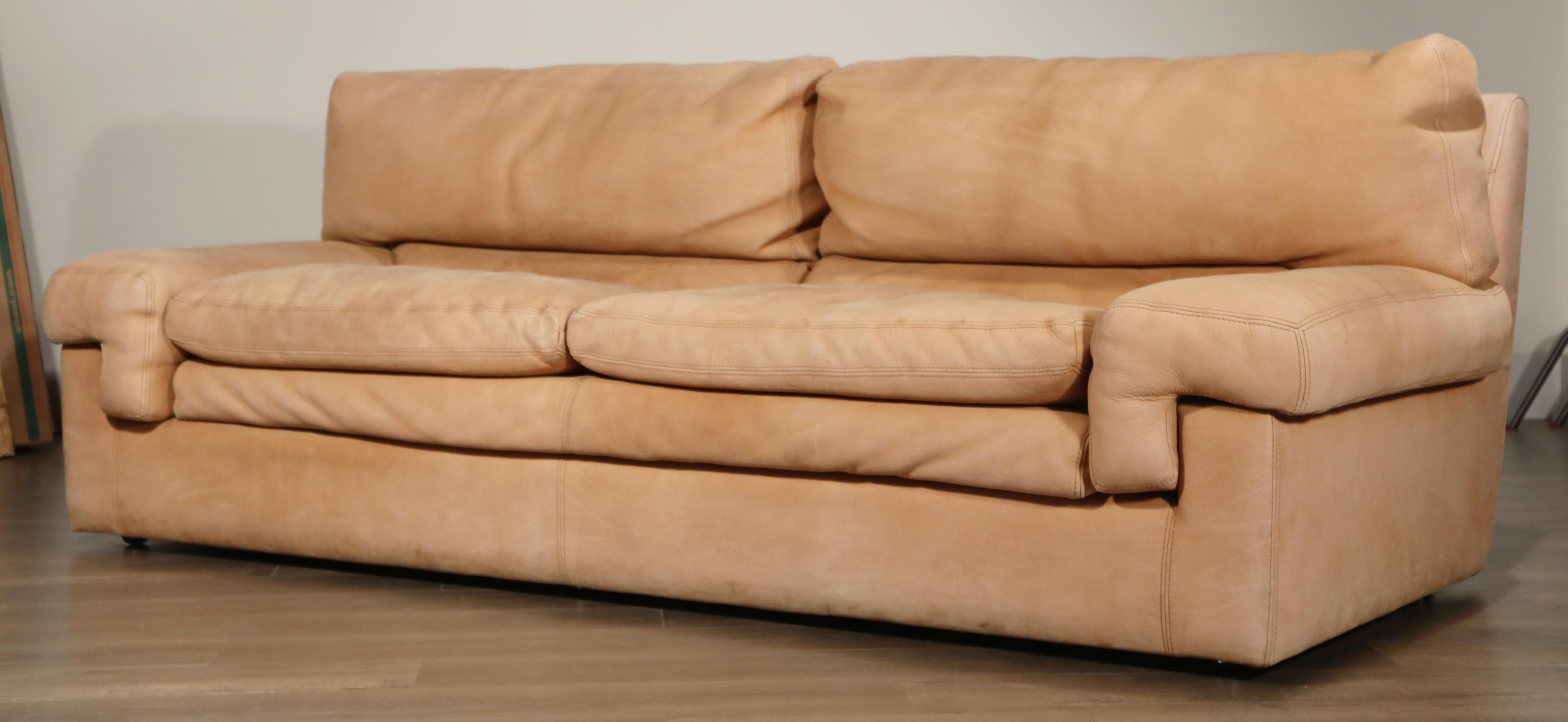 Roche Bobois Sofa und Sessel aus nacktem Leder mit natürlichem Finish:: um 1980er Jahre 7