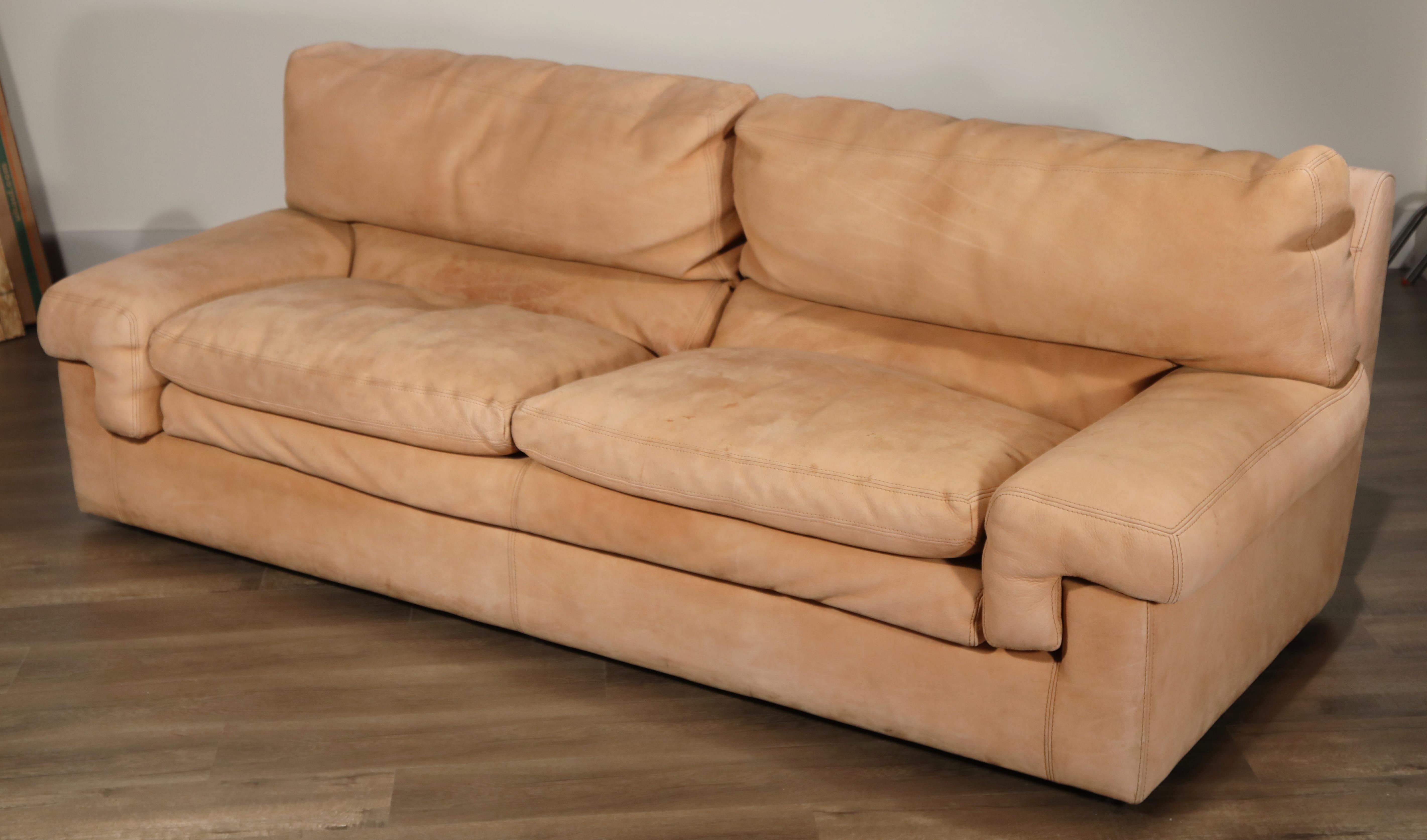Roche Bobois Sofa und Sessel aus nacktem Leder mit natürlichem Finish:: um 1980er Jahre 8
