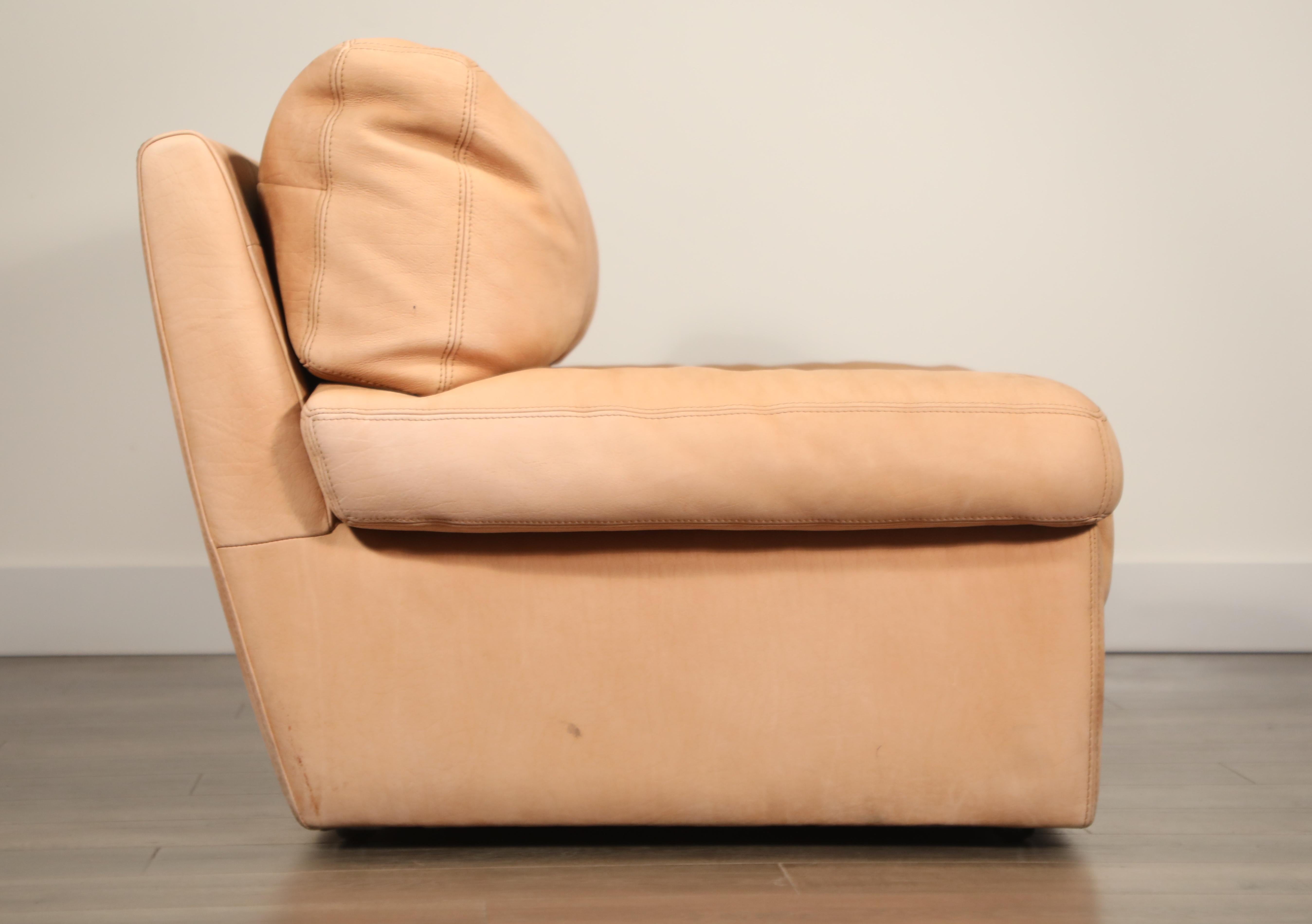 Late 20th Century Roche Bobois Sofa and Armchair in Nude Leather with Natural Finish, circa 1980s