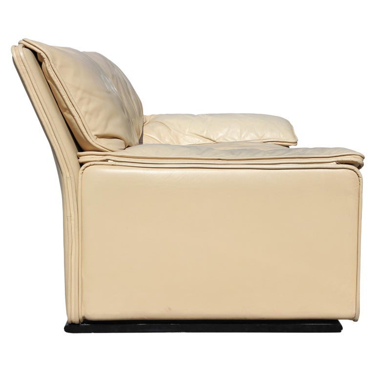 Roche Bobois Style Brunati Postmodern Italian Leather Two-Seat Sofa / Settee In Good Condition In Houston, TX