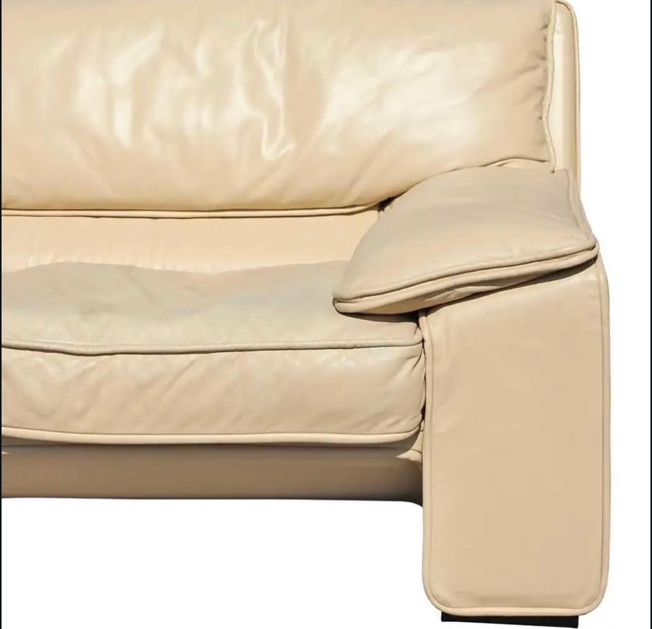 Roche Bobois Style Brunati Postmodern Italian Leather Sofa In Good Condition In Stafford, TX