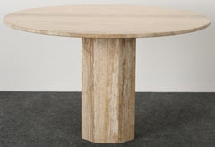 Table à manger ronde en marbre travertin de style Roche Bobois:: 1970