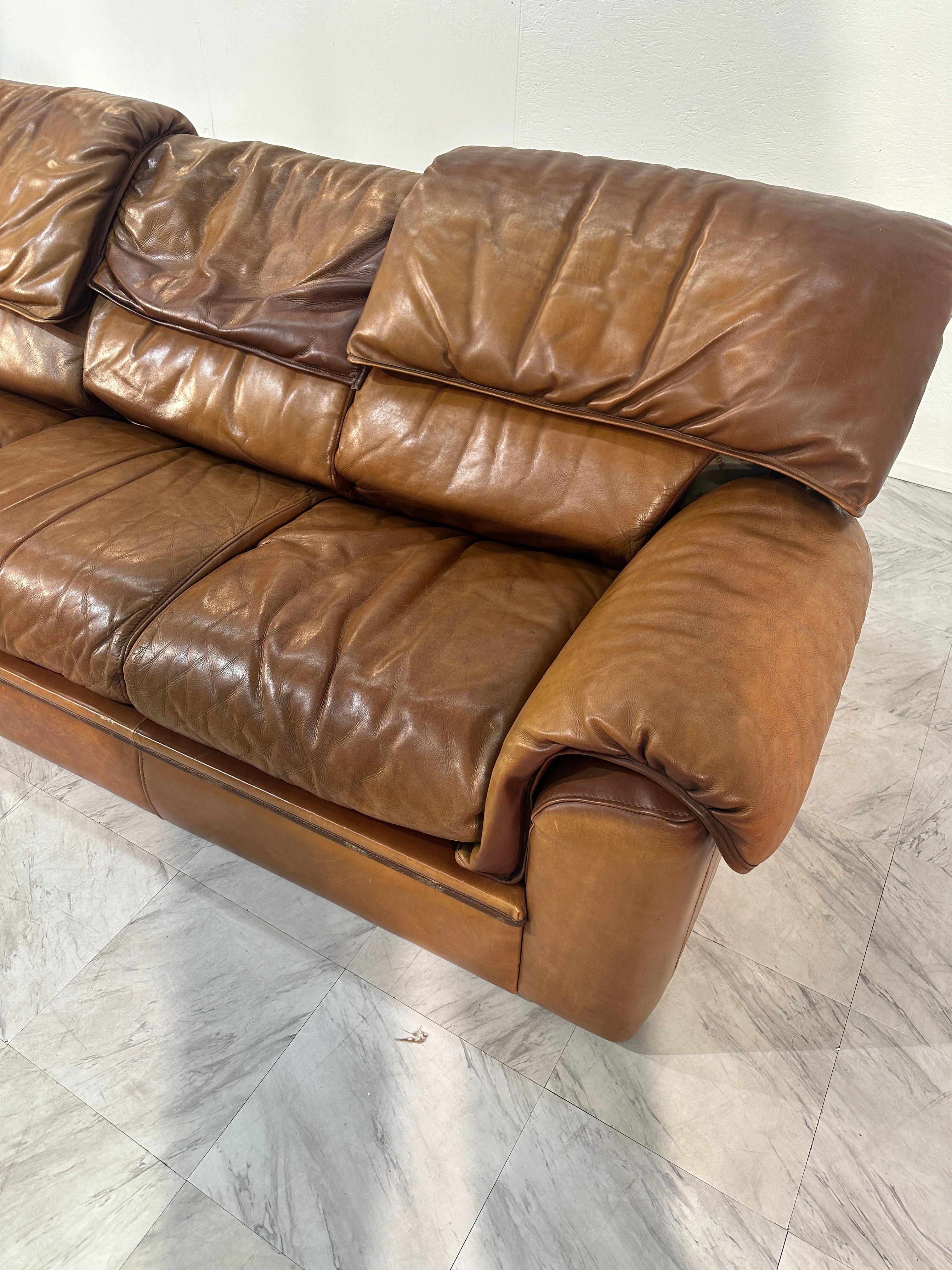 Mid-Century Modern Roche Bobois Canapé Vintage trois places en cuir Light Brown 1980 en vente