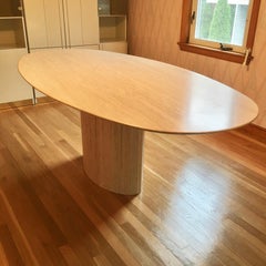 Table à manger ovale en marbre Travertin de Roche Bobois