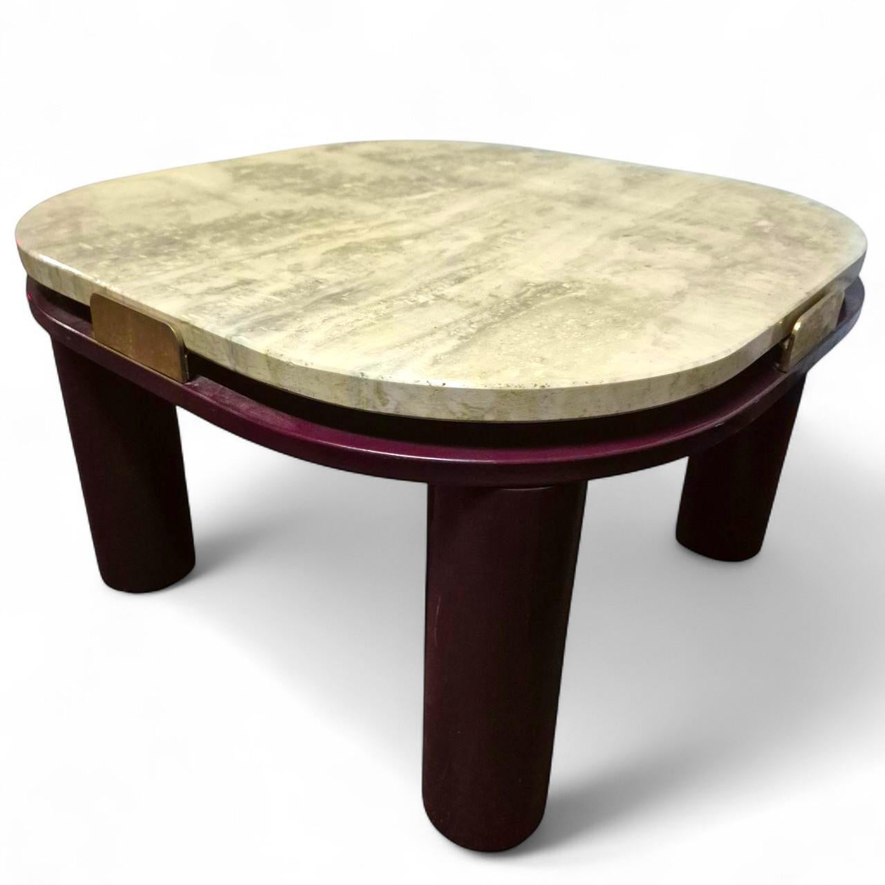 Roche Bobois Couchtisch mit Travertinplatte, 20. Jahrhundert (Moderne) im Angebot