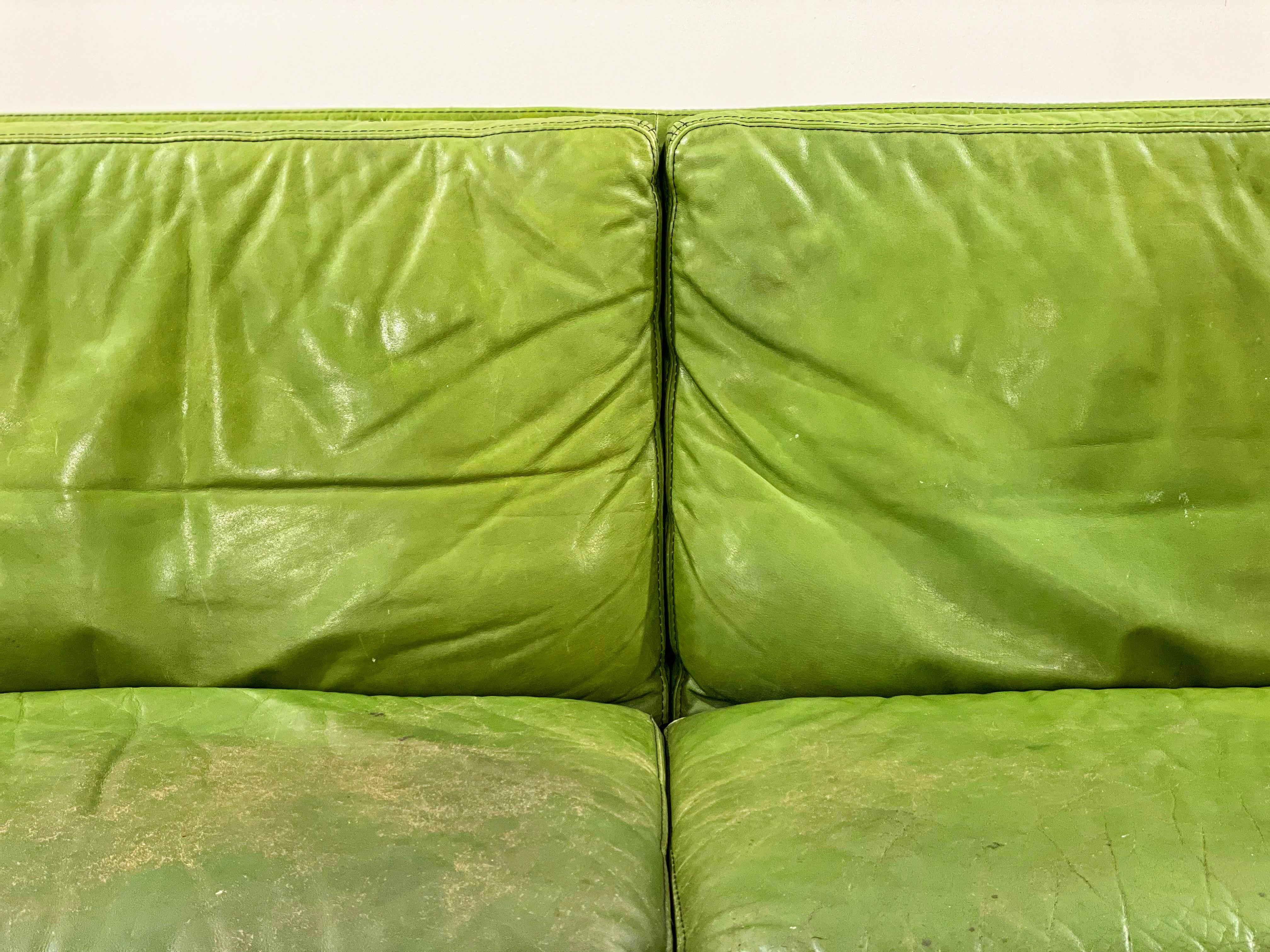 Canapé en cuir vert Roche Bobois Vintage Post Modern:: circa 1987 2