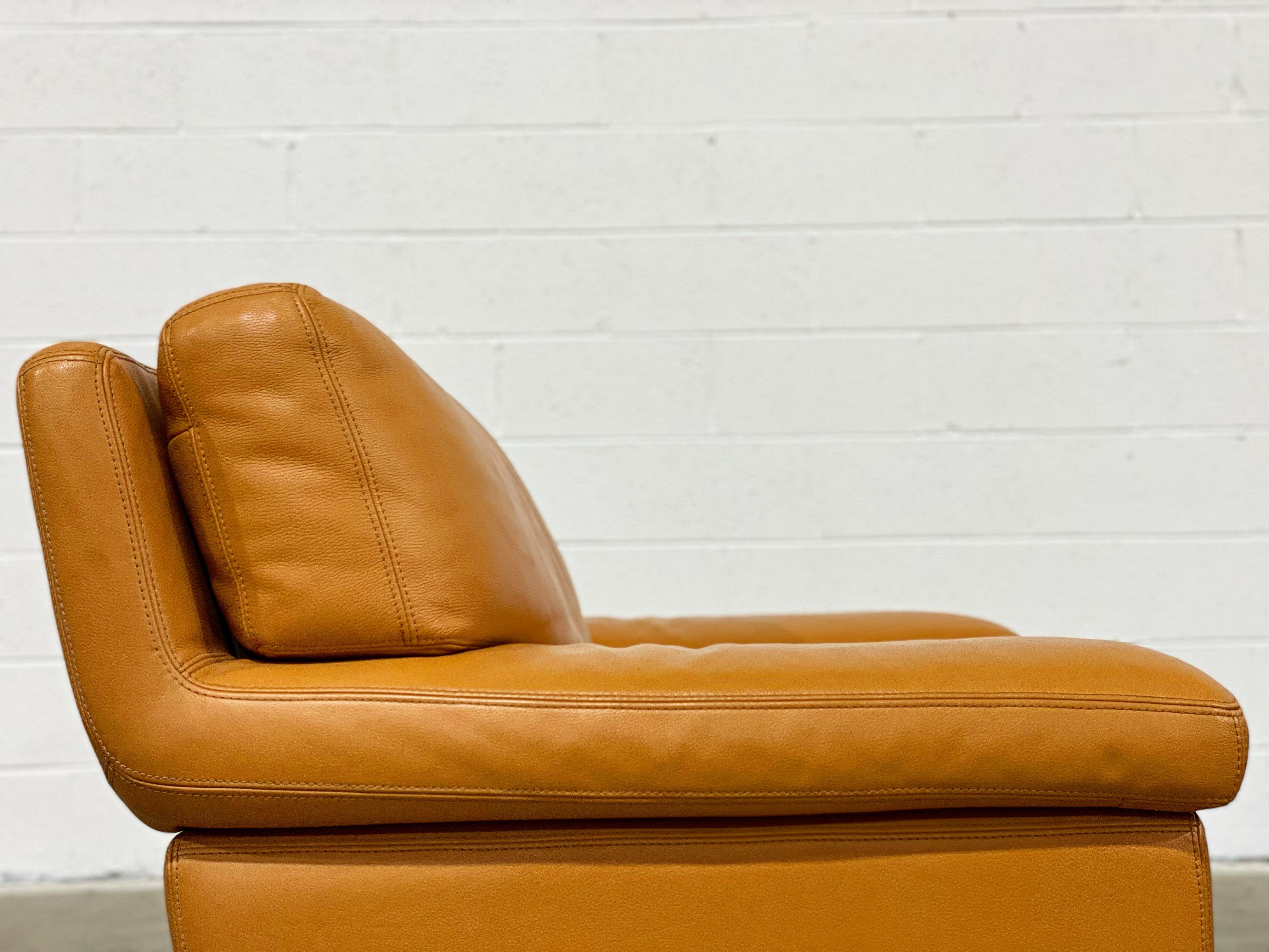 Roche Bobois Vintage Post Modern Leather Club Chair, Butterscotch Tone Leather In Good Condition In Framingham, MA
