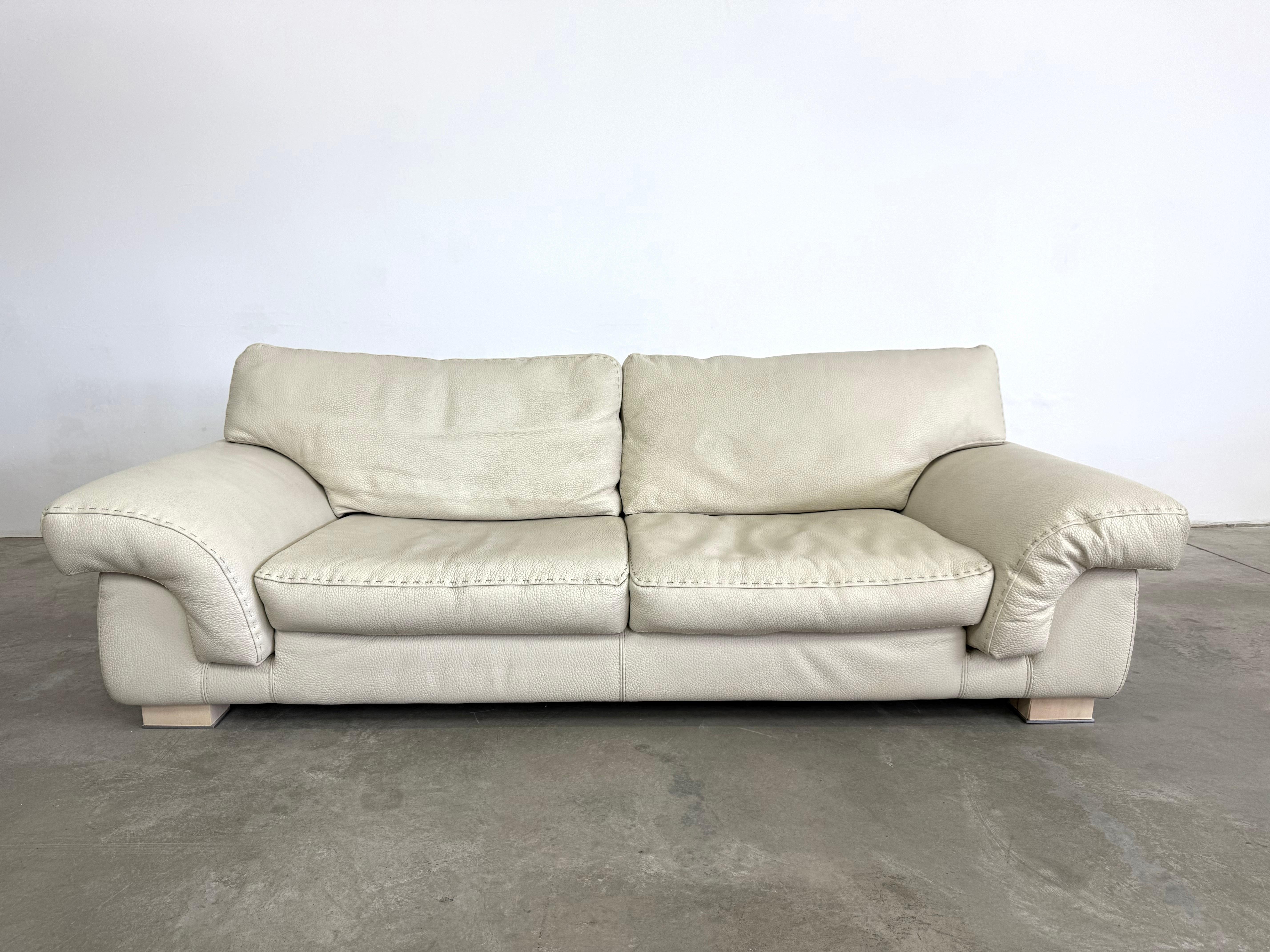 Dimensions: H 30” x W 88.3” x D 41.5” x SH 14”

Vintage white leather two-seat sofa from Roche Bobois with removable cushions. 1980s.

Please see our other listings for ideas and matching pieces.

Condition: Vintage condition, some wear on leather.