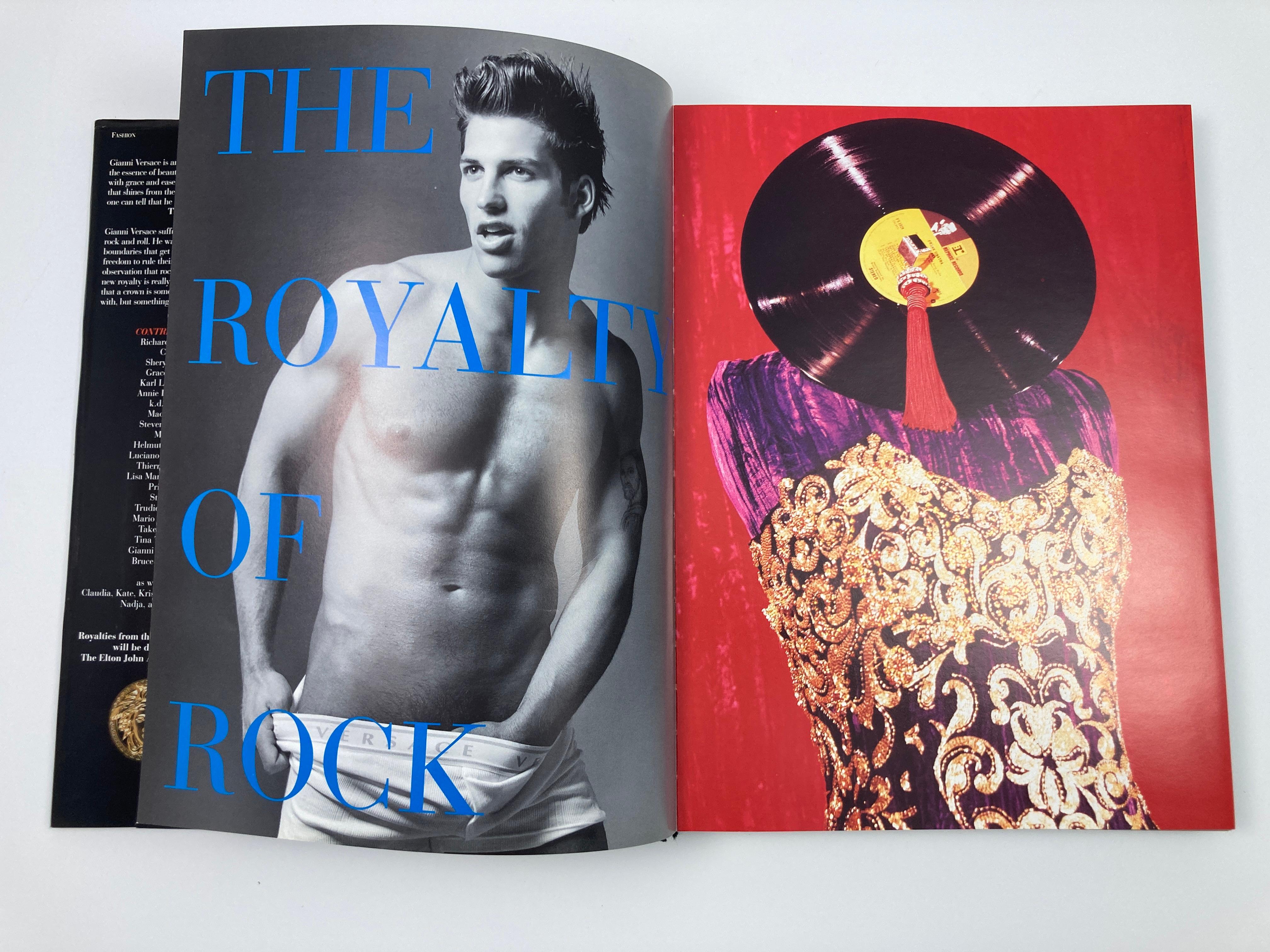Rock and Royalty Gianni Versace Livre de table à couverture rigide, 1ère édition Grand format en vente 3