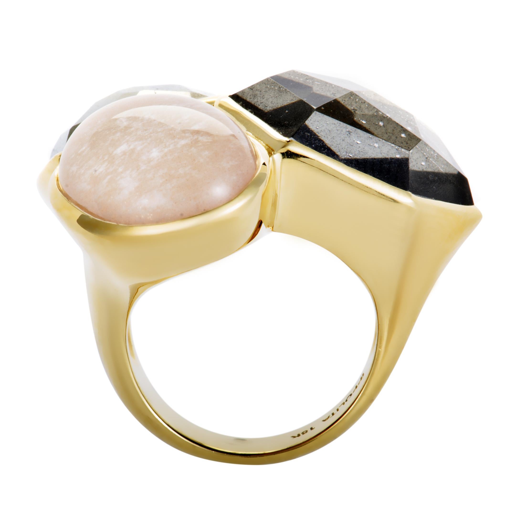 Focusing on perfectly combining the immaculately smooth gleam of luxurious 18K yellow gold with the exquisite cut and diverse colors of fantastic gems, Ippolita created this remarkable ring for the esteemed “Rock Candy” collection.
Ring Top