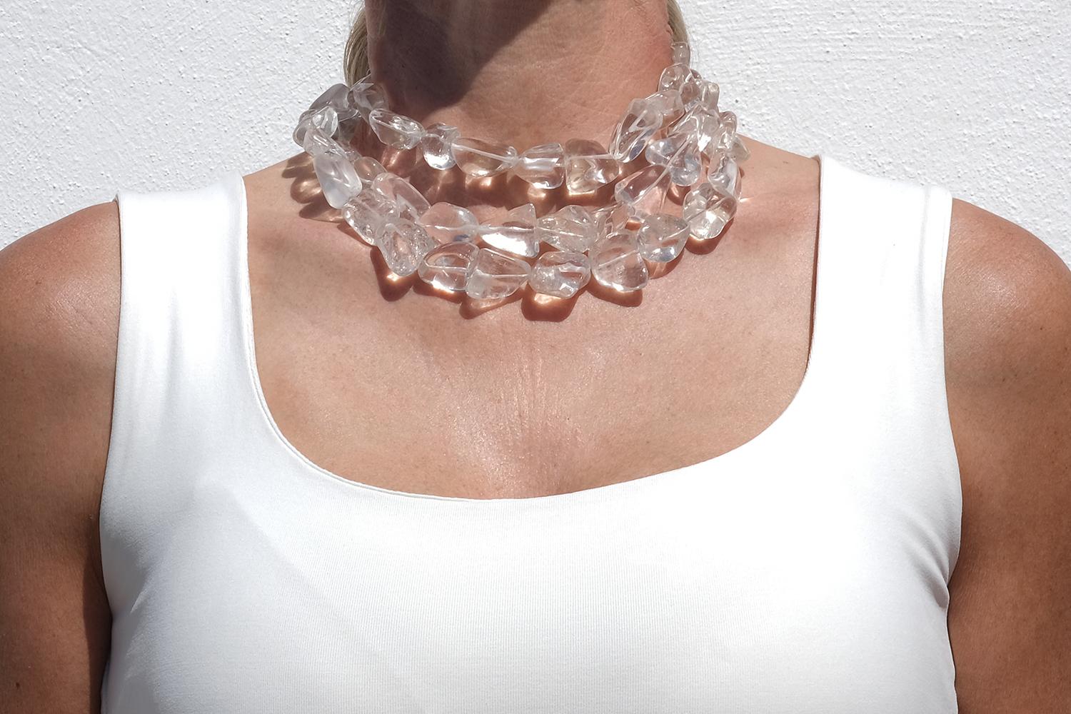Collana girocollo in cristallo di rocca e oro 18 carati di Lisen Stibeck in vendita 2