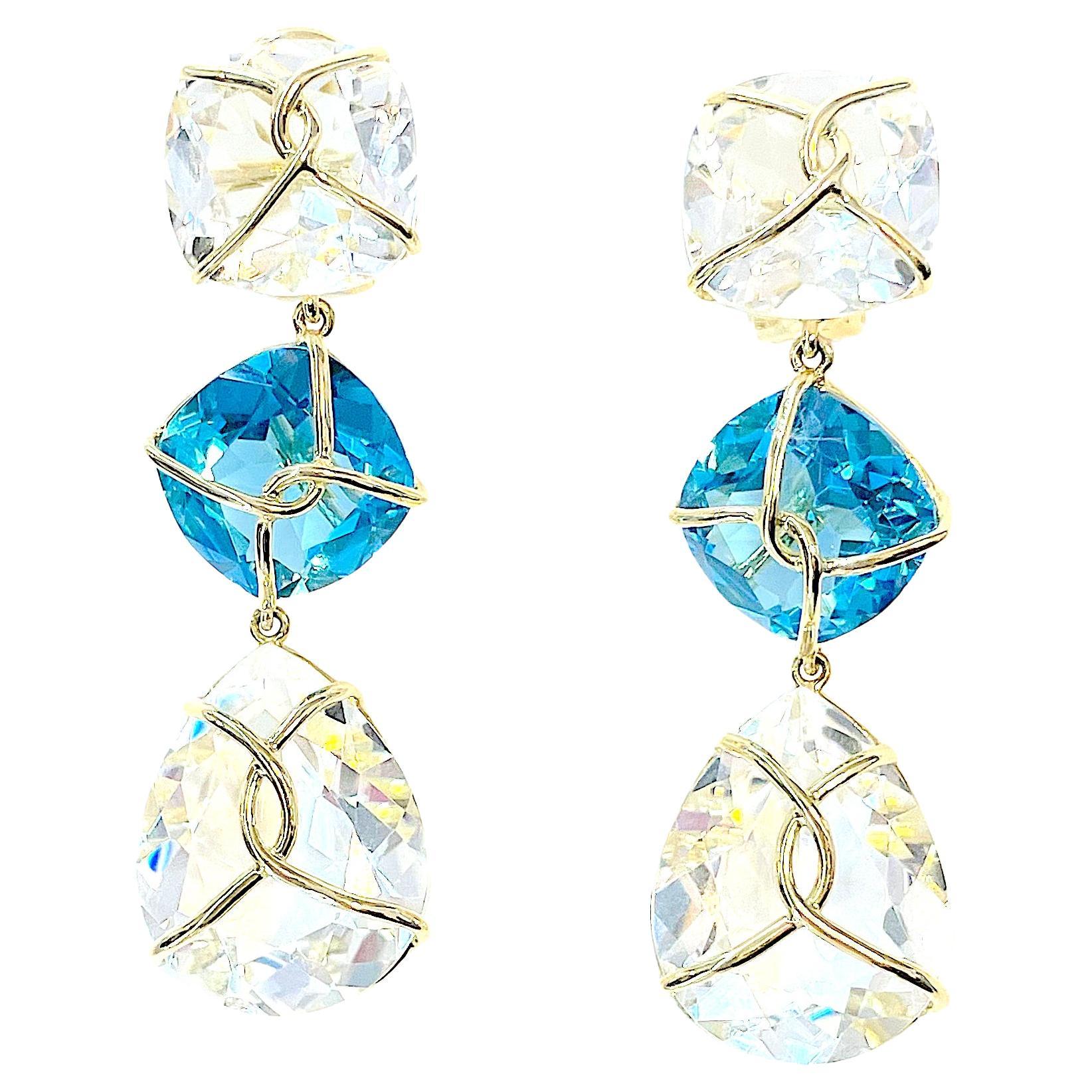 Pendants d'oreilles en or torsadé avec cristal de roche et topaze bleue en vente