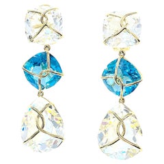 Pendants d'oreilles en or torsadé avec cristal de roche et topaze bleue