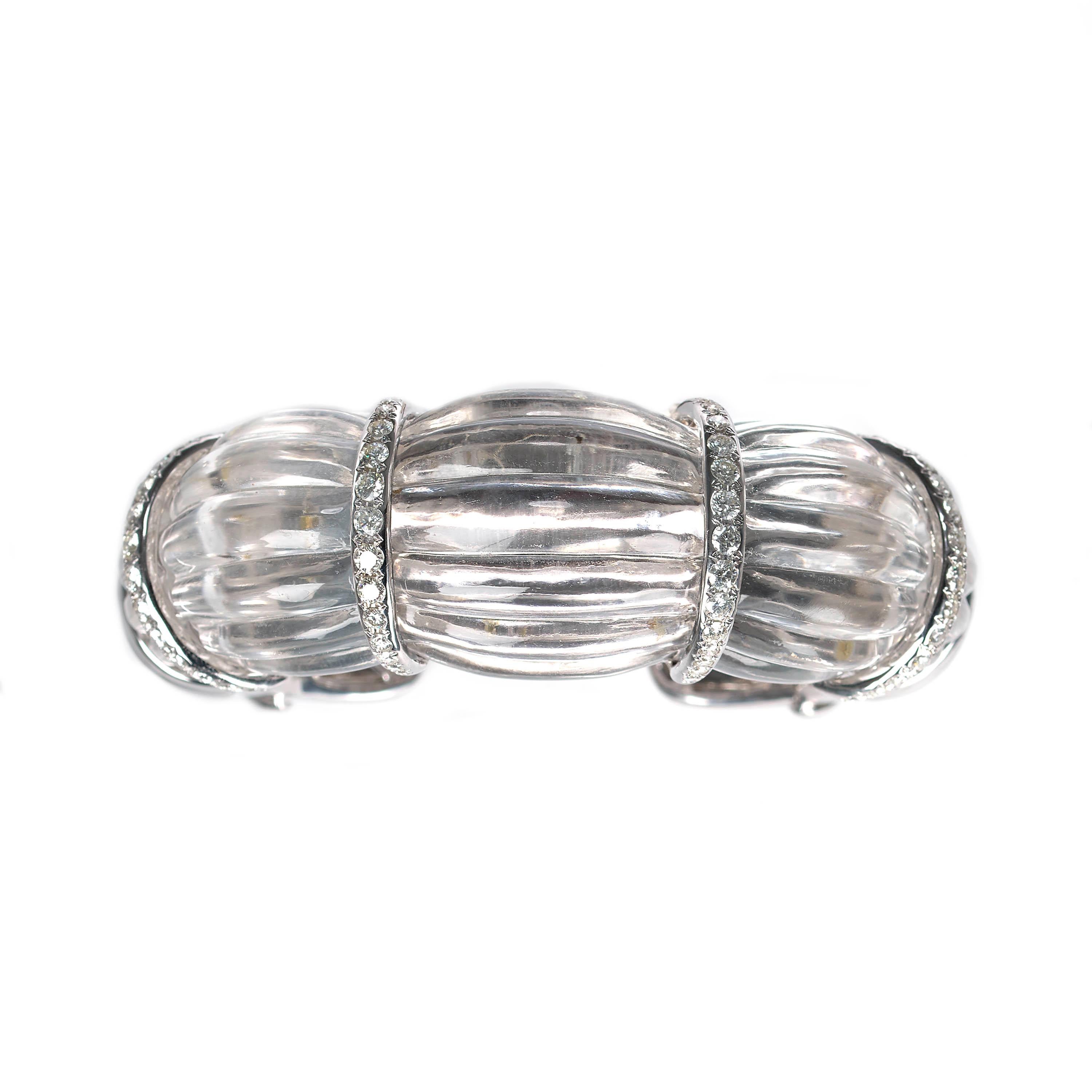 Contemporaneo Rock Crystal and Diamond Cuff Bangle, 2.50 Carats in vendita