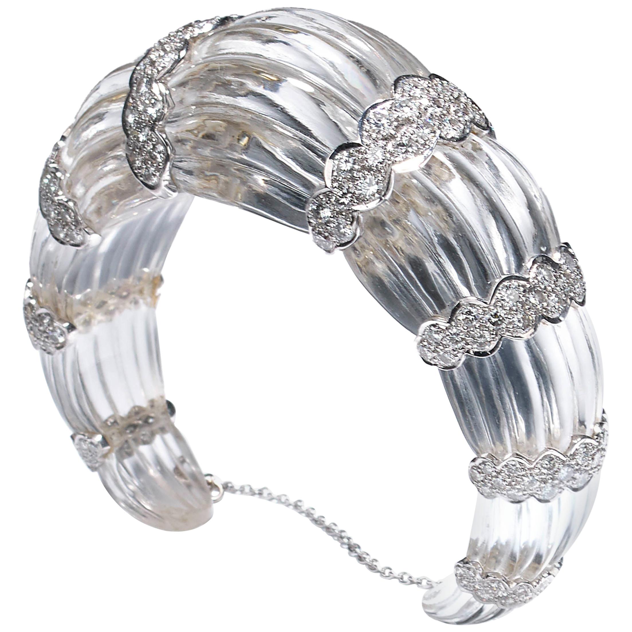 Bracelet manchette en cristal de roche et diamants, 7,00 carats en vente