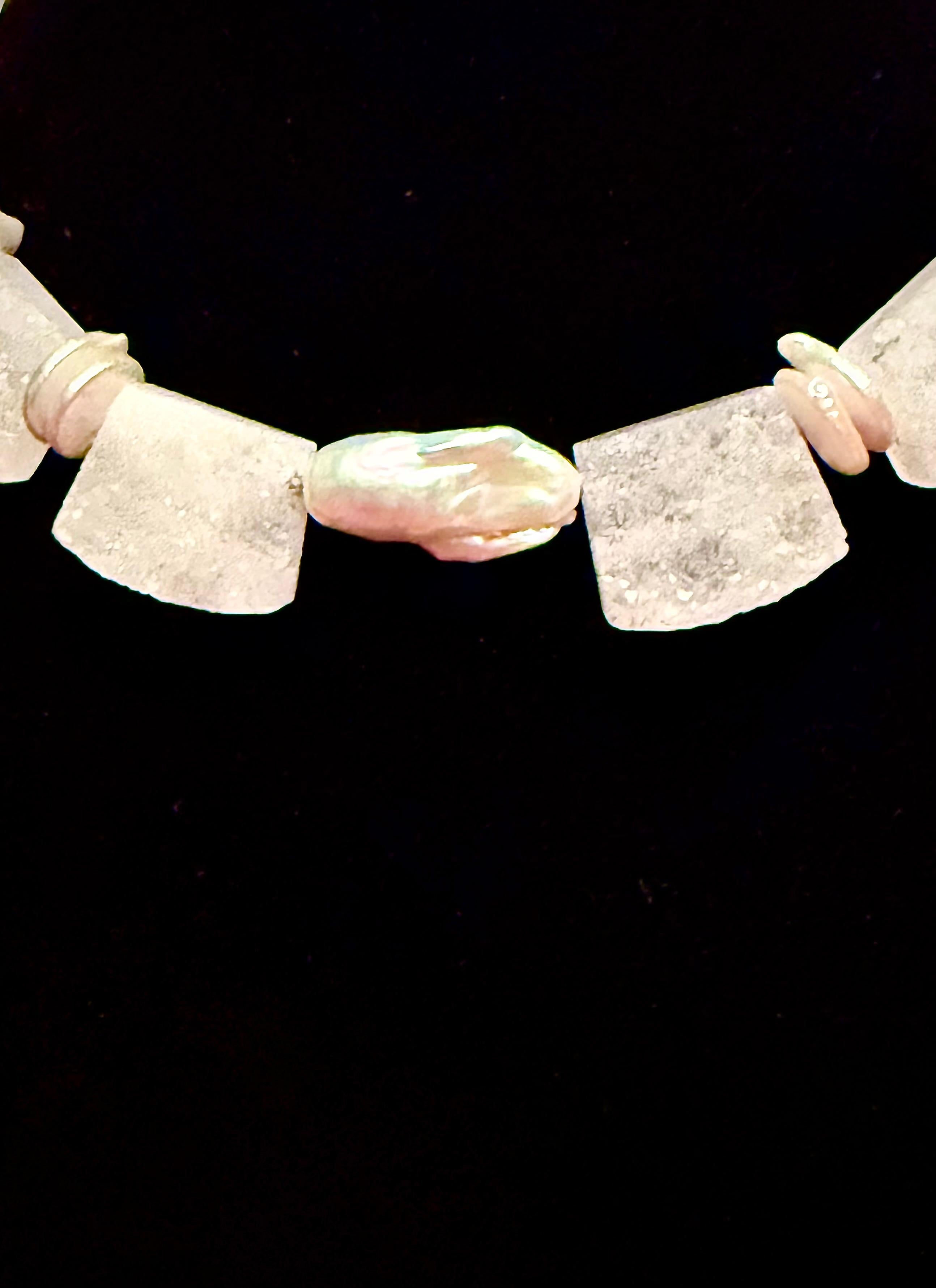 Collana di cristalli di rocca e perle In condizioni Nuovo in vendita a New Orleans, LA