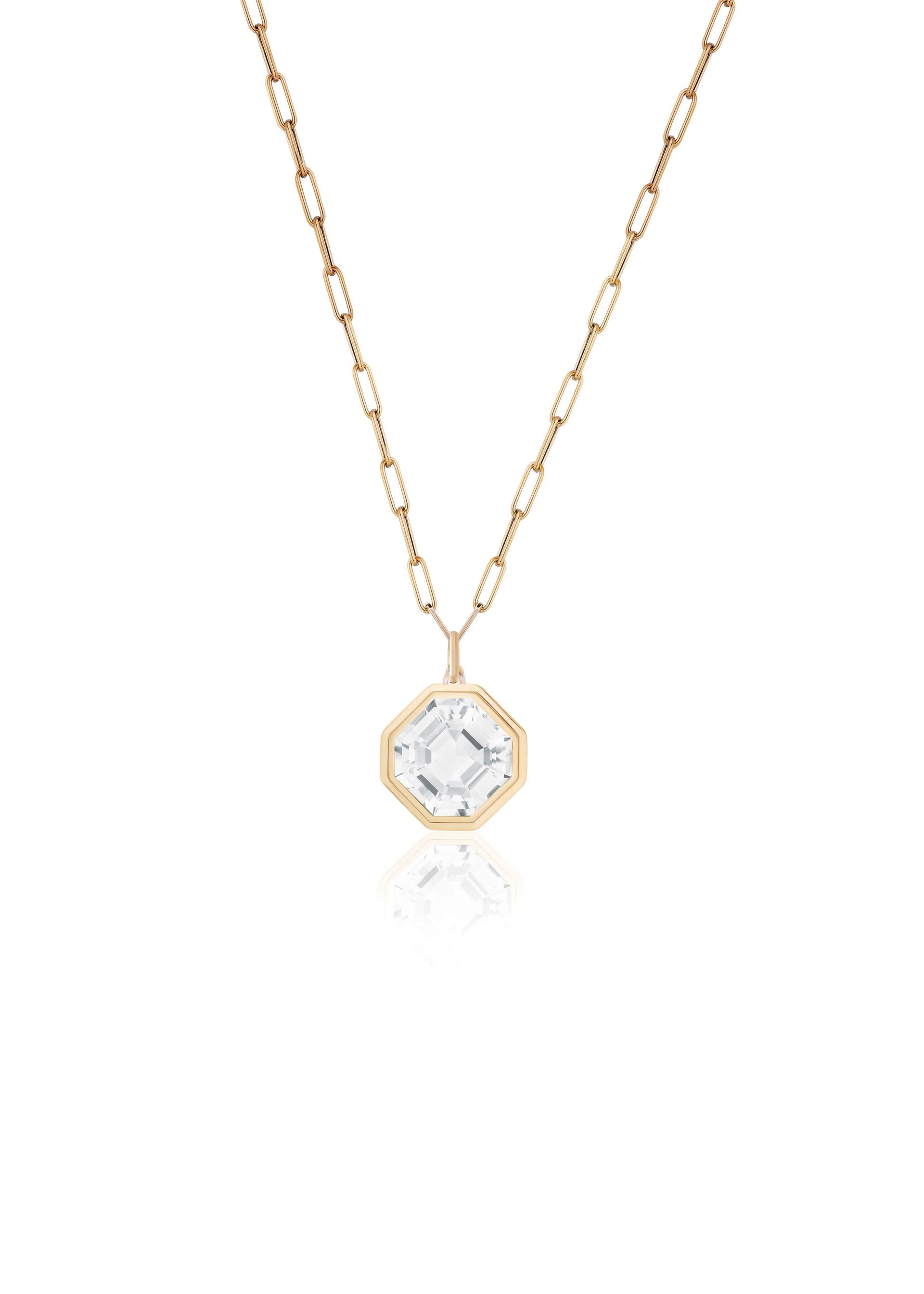 Taille Asscher Pendentif en or jaune 18 carats serti d'un chaton en cristal de roche en vente